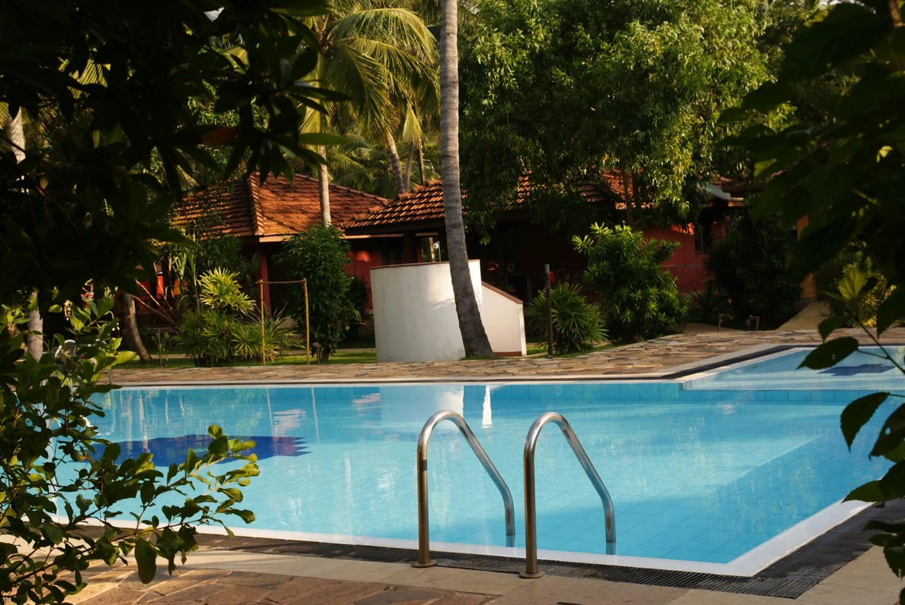Swimming pool in Puetz Travels Beach Resort