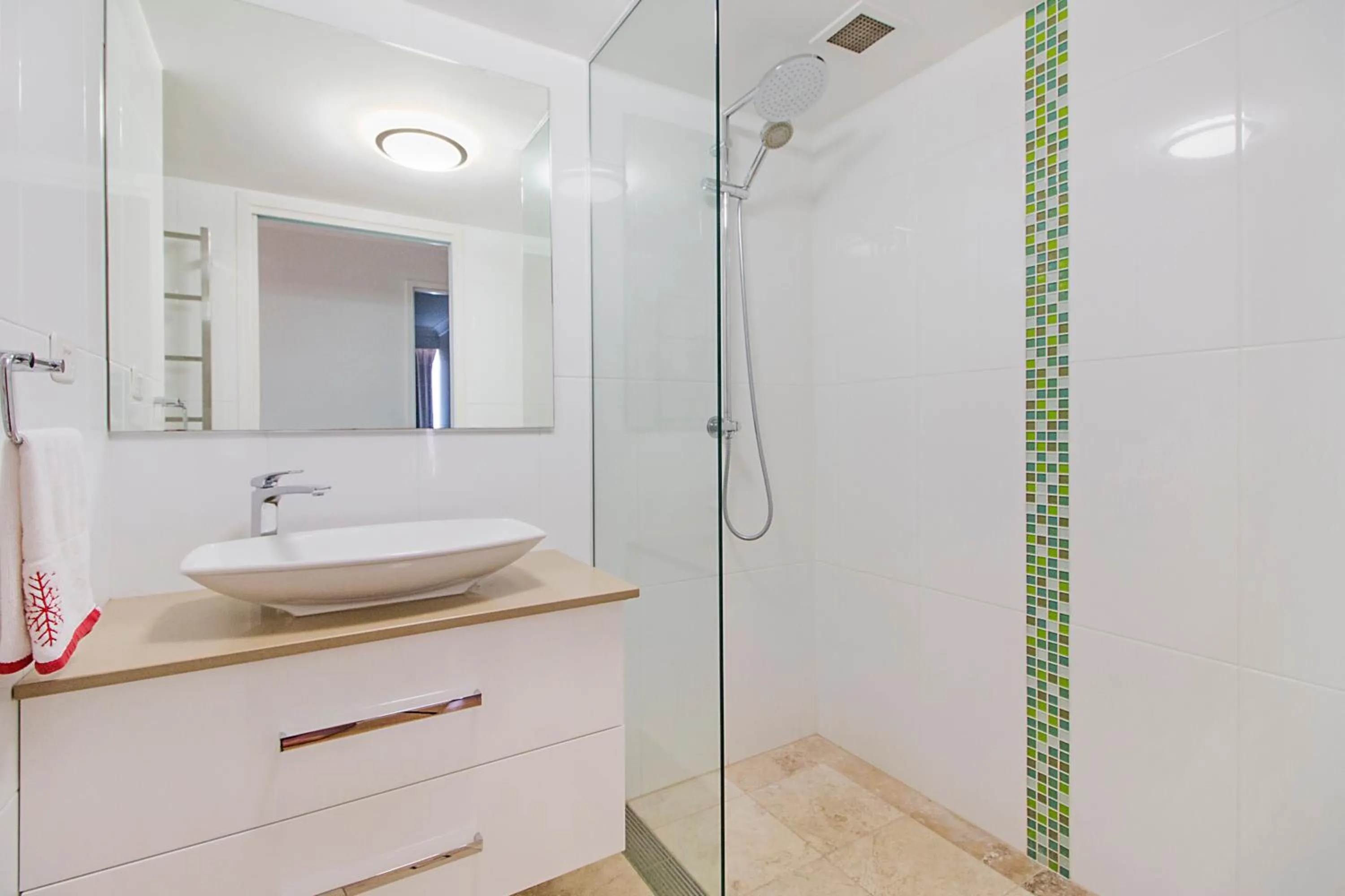 Bathroom in Meridian Tower Kirra Beach