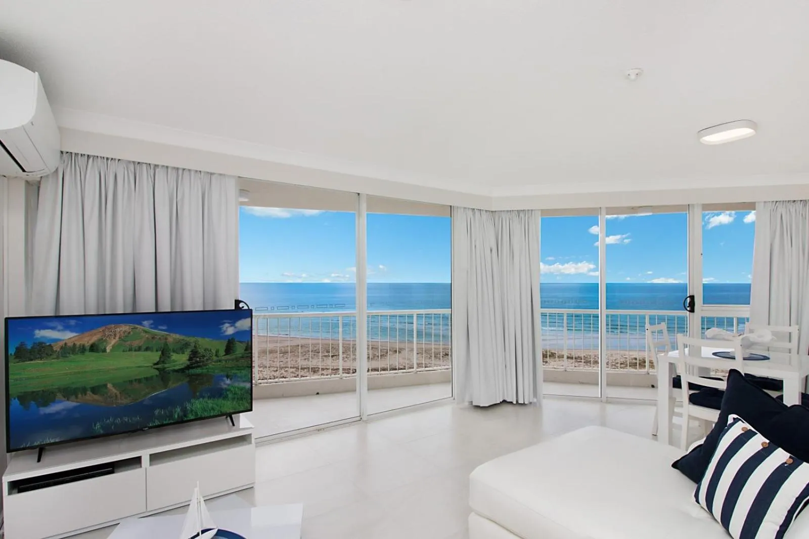 TV and multimedia in Meridian Tower Kirra Beach