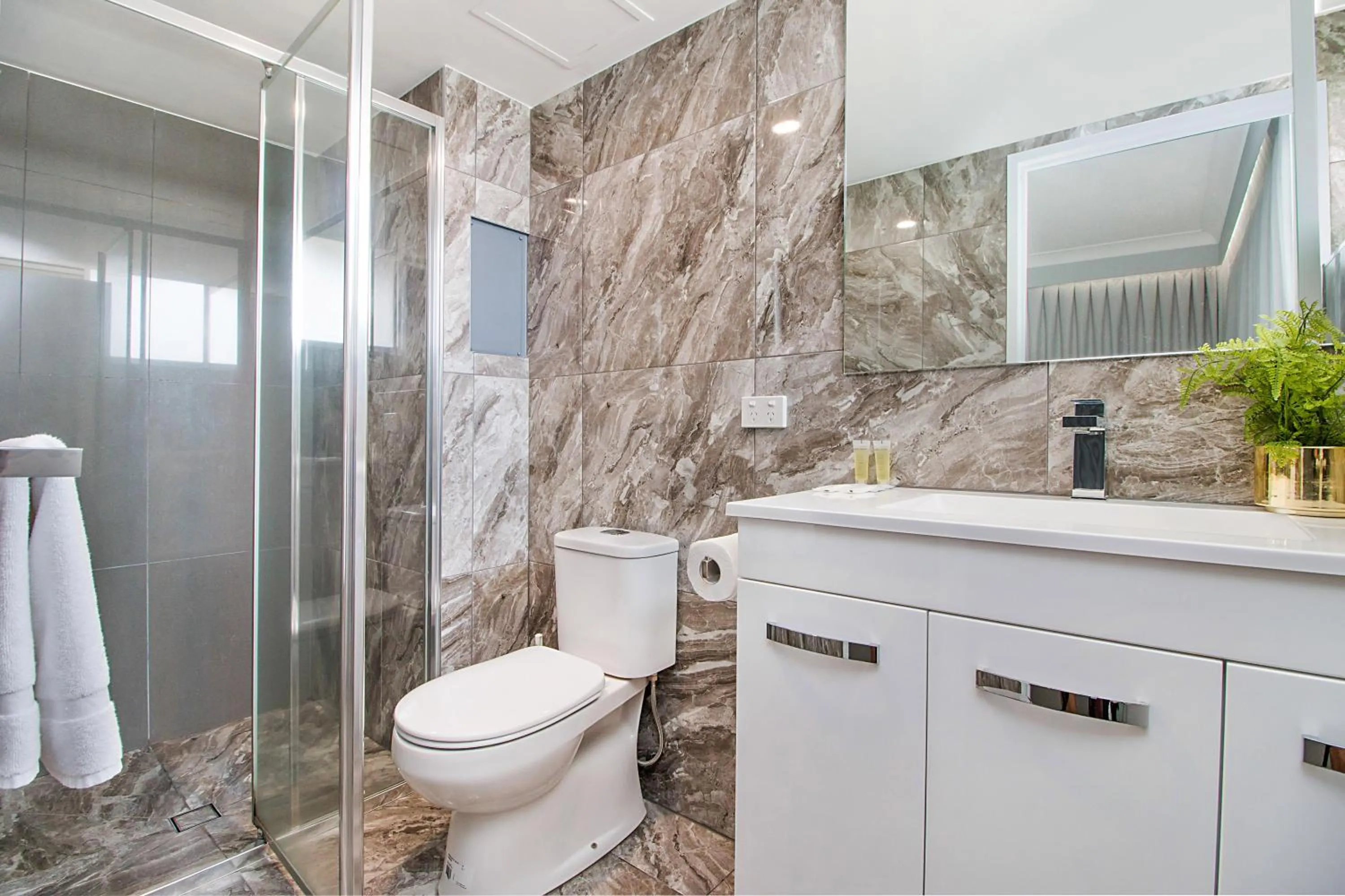Bathroom in Meridian Tower Kirra Beach