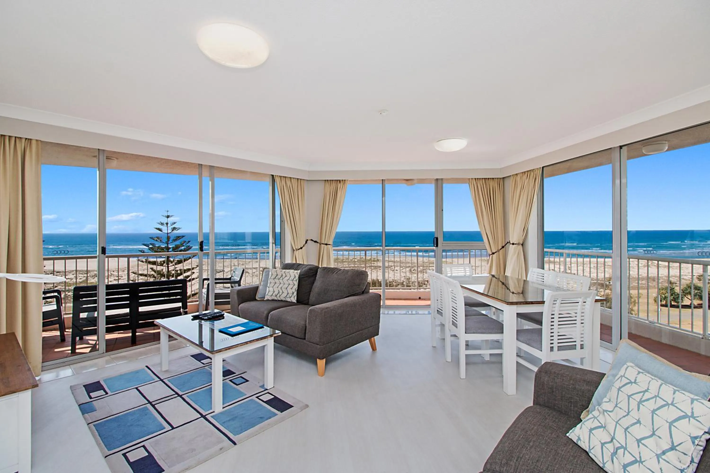 Balcony/Terrace in Meridian Tower Kirra Beach
