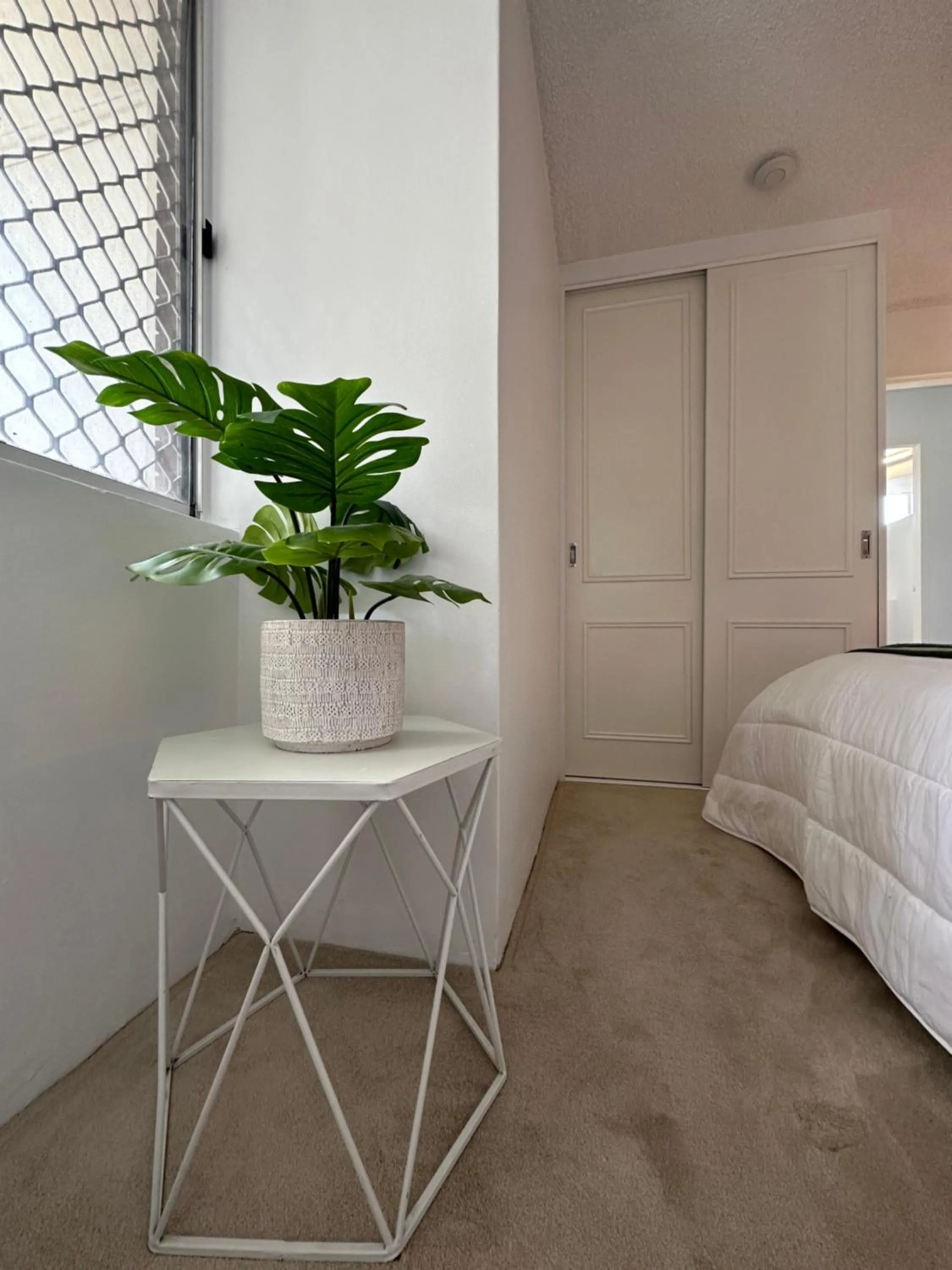 Bedroom, Bed in Meridian Tower Kirra Beach