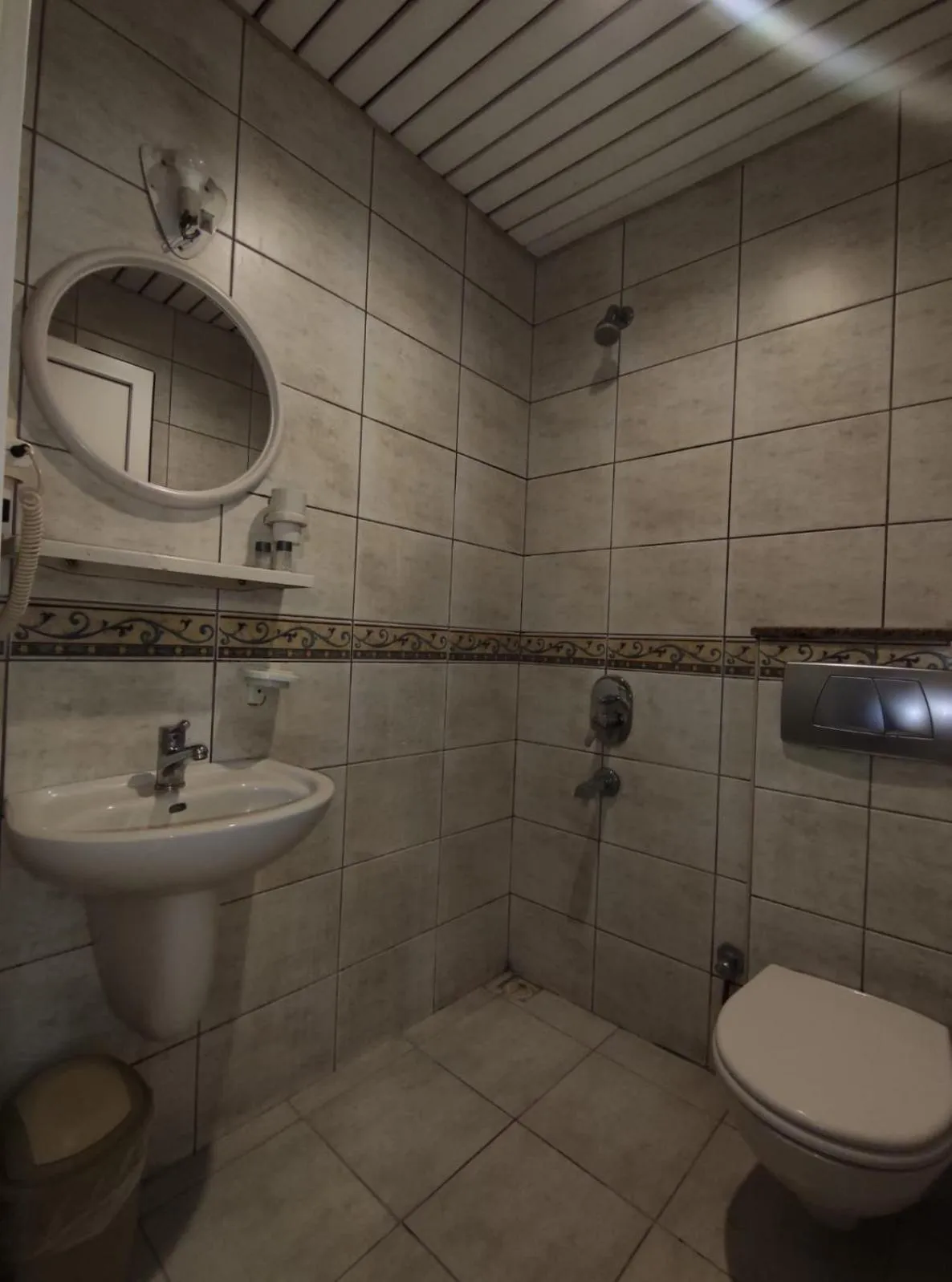 Shower in Hotel Nayla