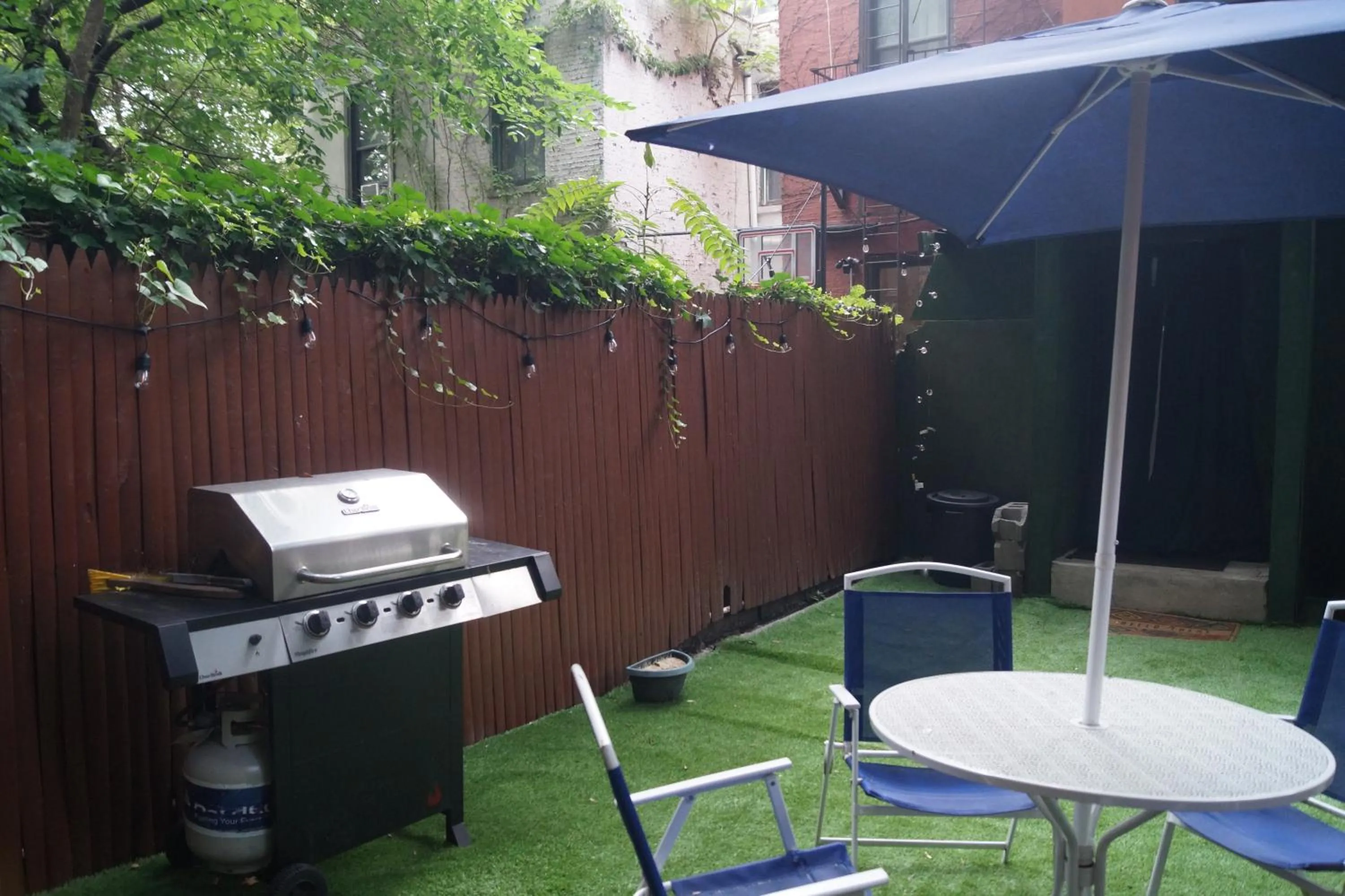 BBQ facilities in Macaw Guest House