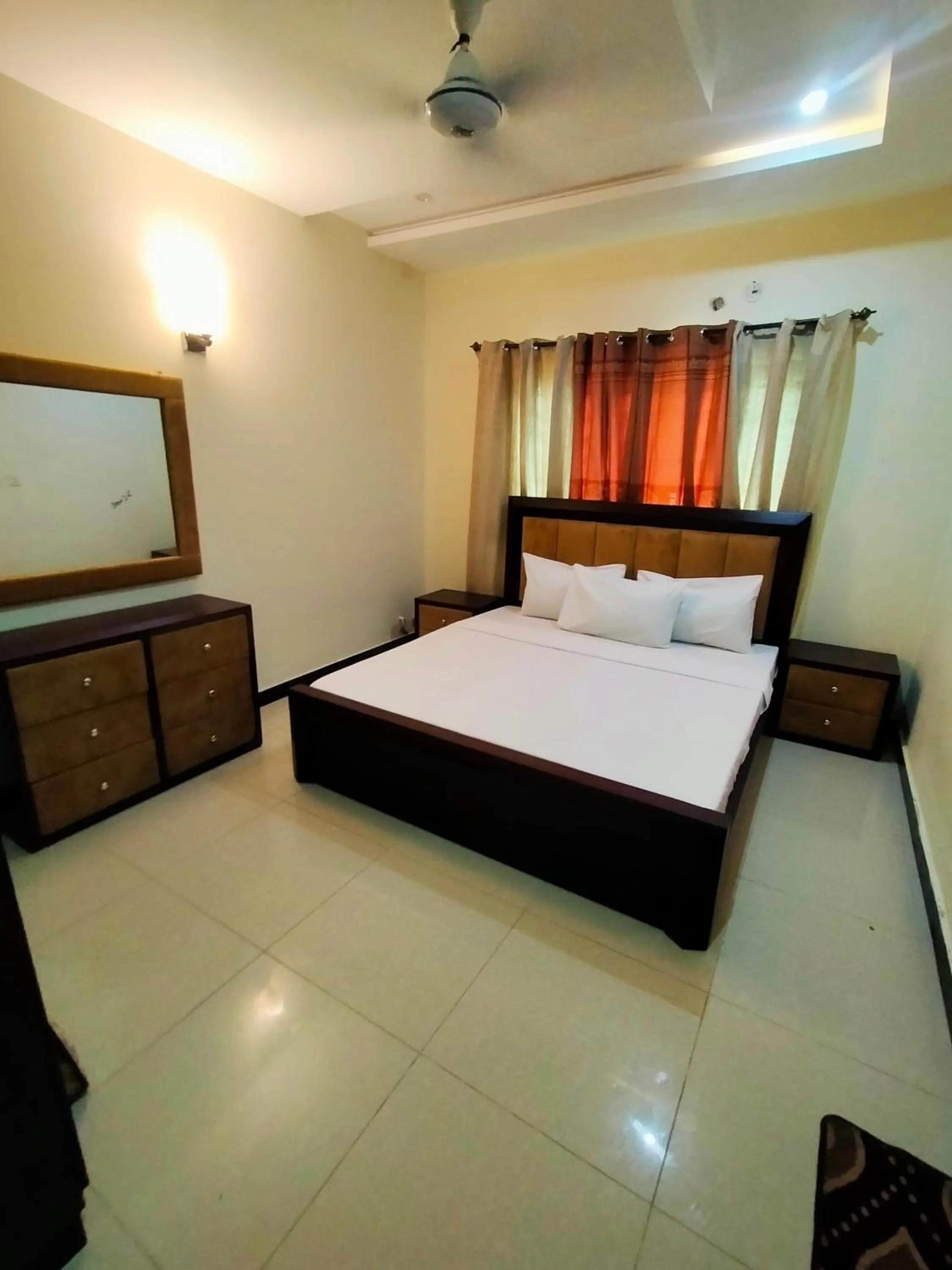 Peridot Vacation Inn, Bahria