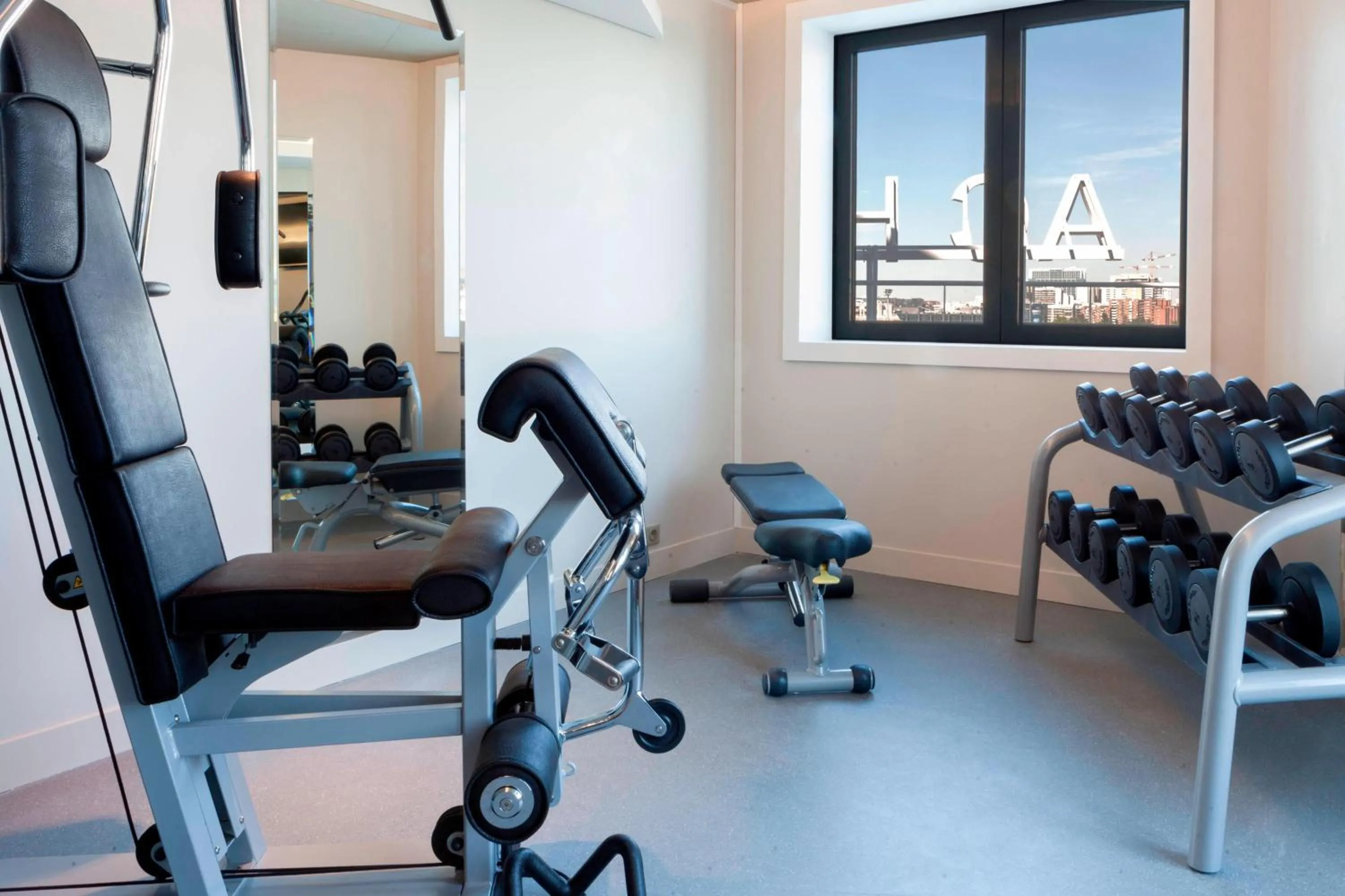 Fitness centre/facilities in AC Hotel Paris Porte Maillot by Marriott