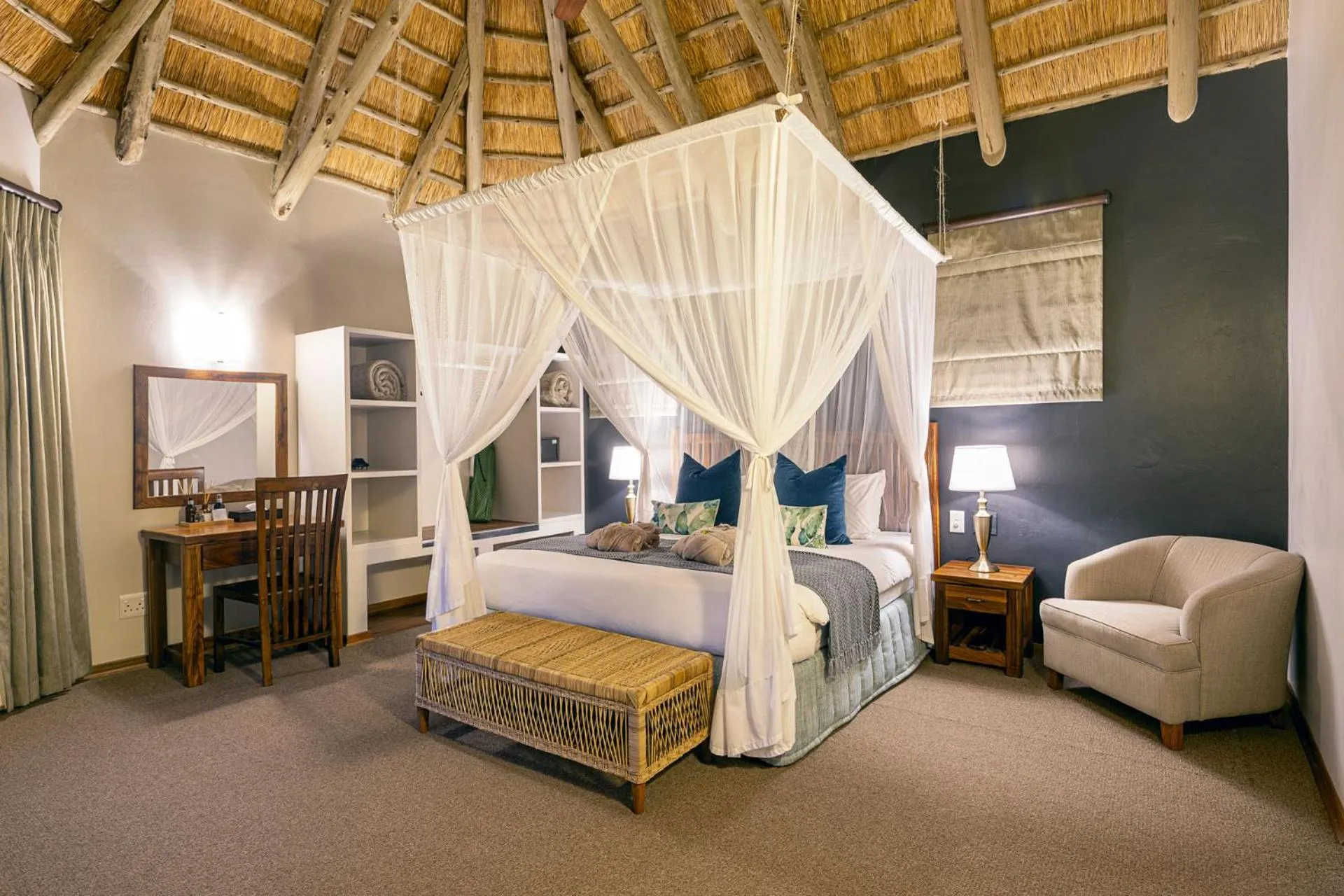 Bedroom, Bed in Montusi Mountain Lodge