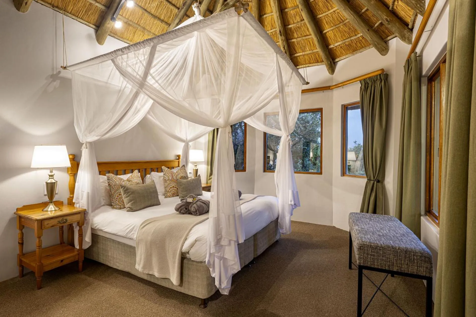 Bedroom, Bed in Montusi Mountain Lodge