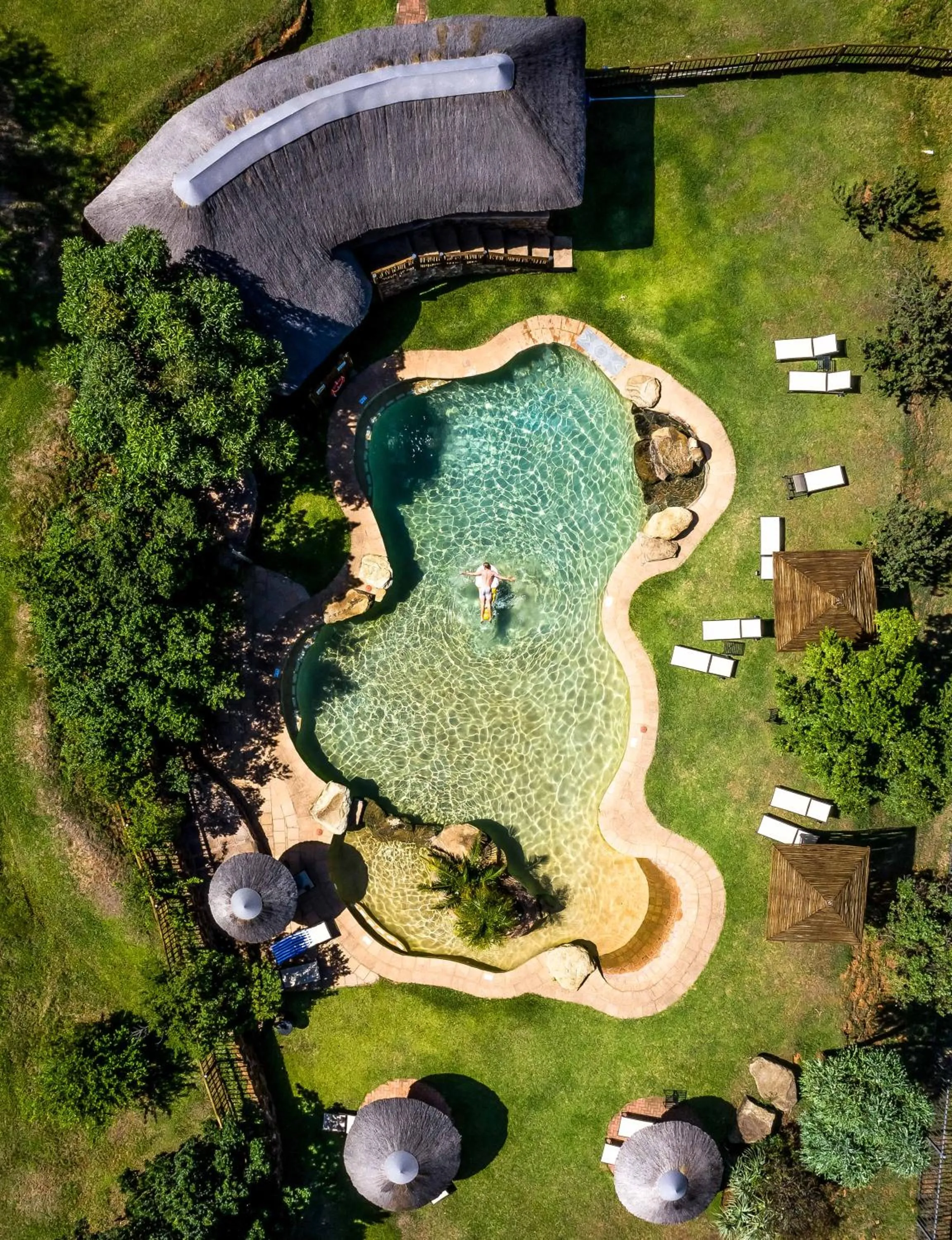 Swimming pool in Montusi Mountain Lodge