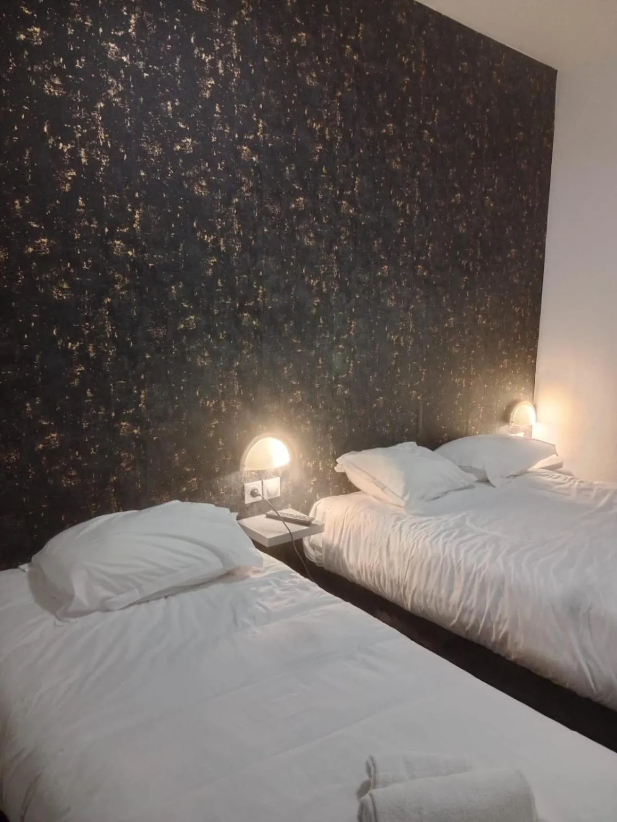 Bed in hôtel le Celtic Montluçon