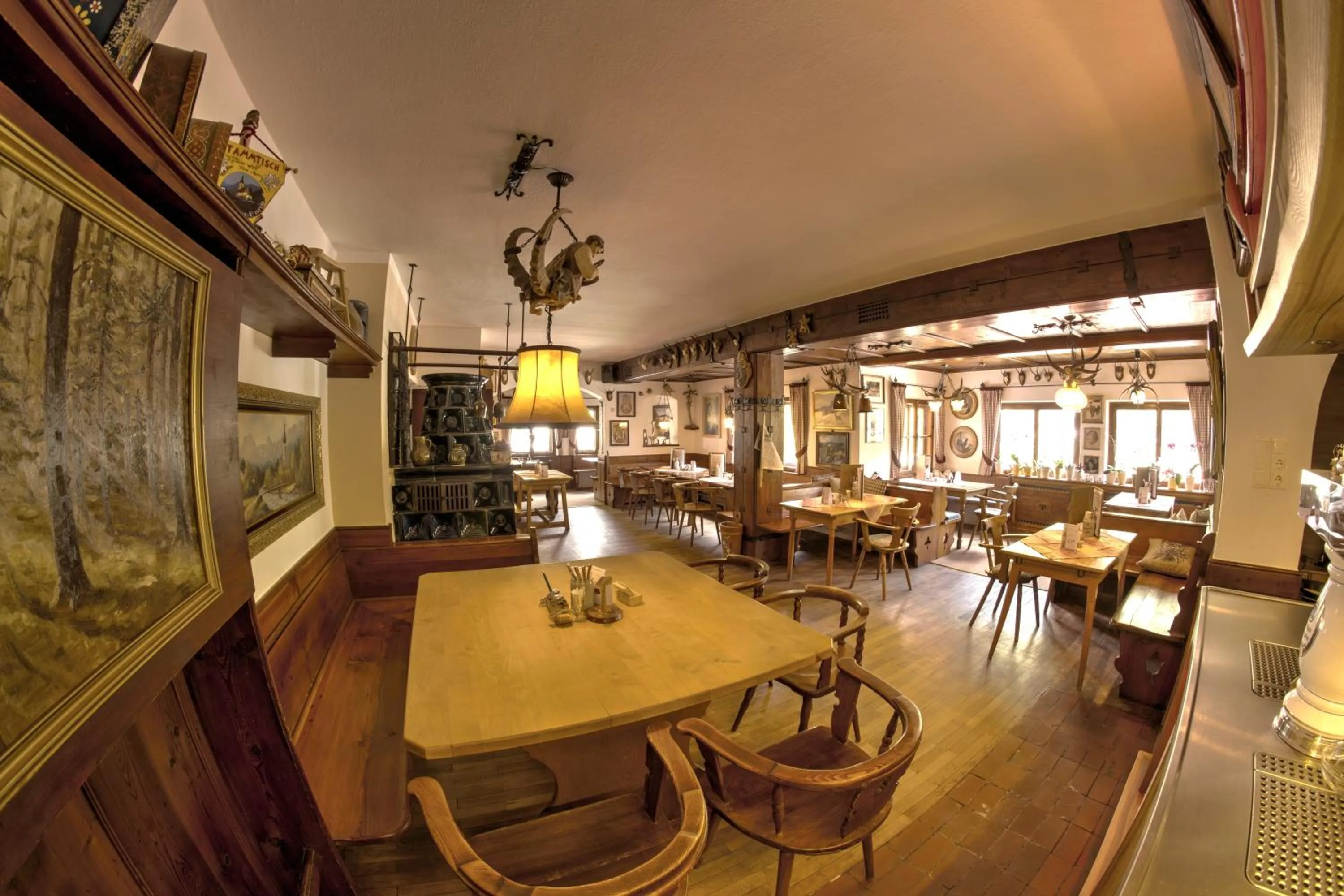 Restaurant/places to eat in Wirtshaus und Pension Hocheck