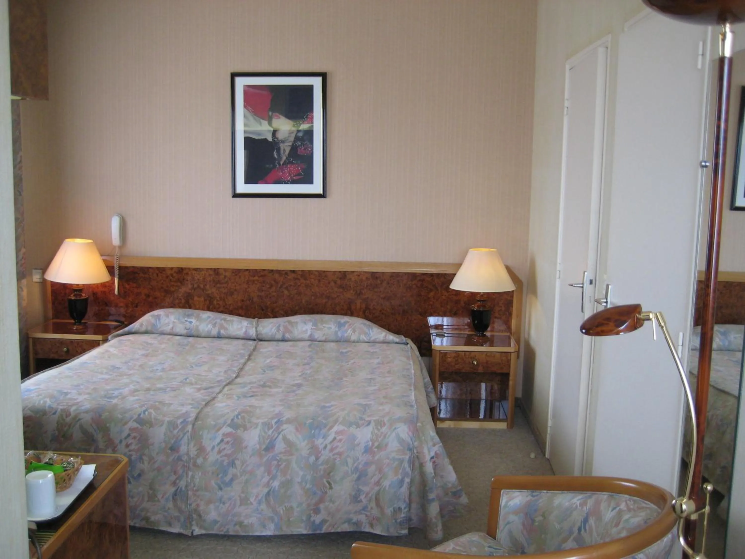 Bed in Hotel Bellevue de tradition familiale