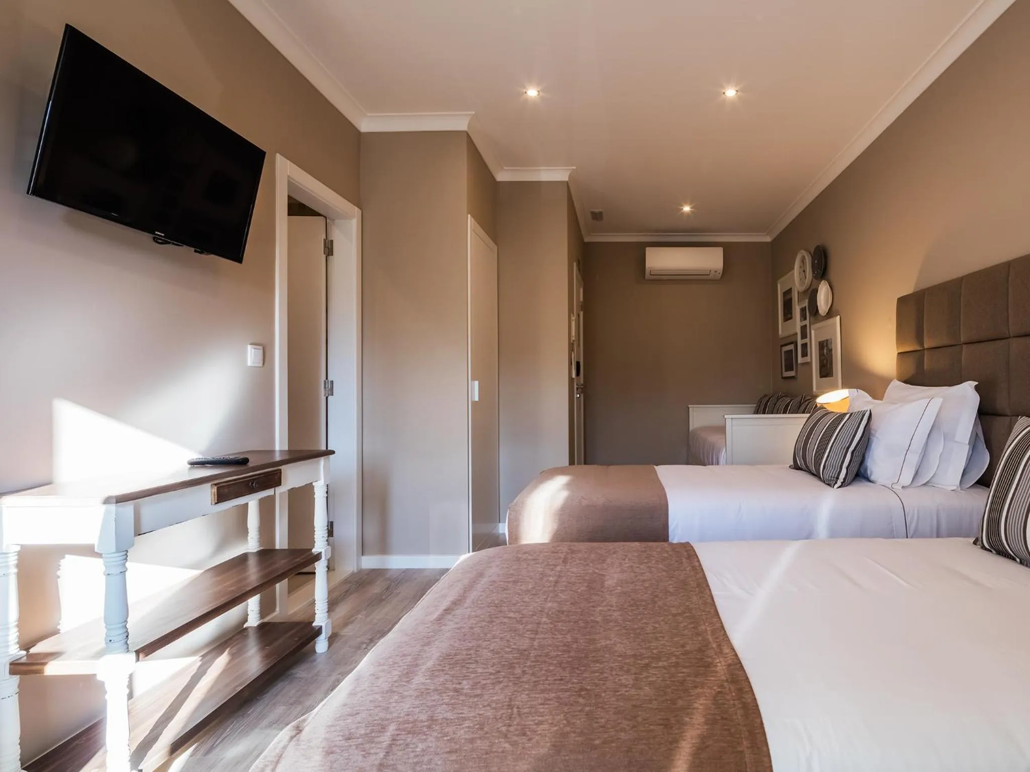 Bedroom, Bed in Vila Garden Guesthouse