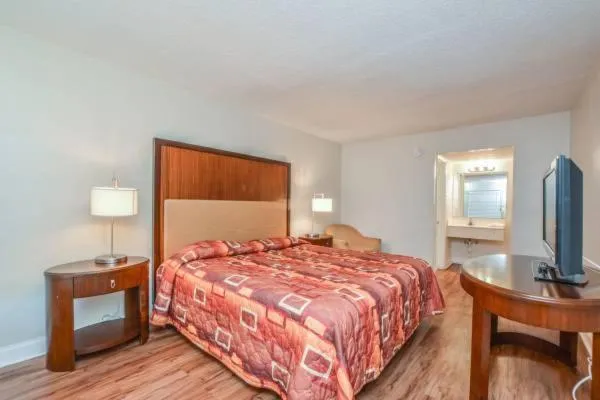 Bed in Economy Hotel Marietta