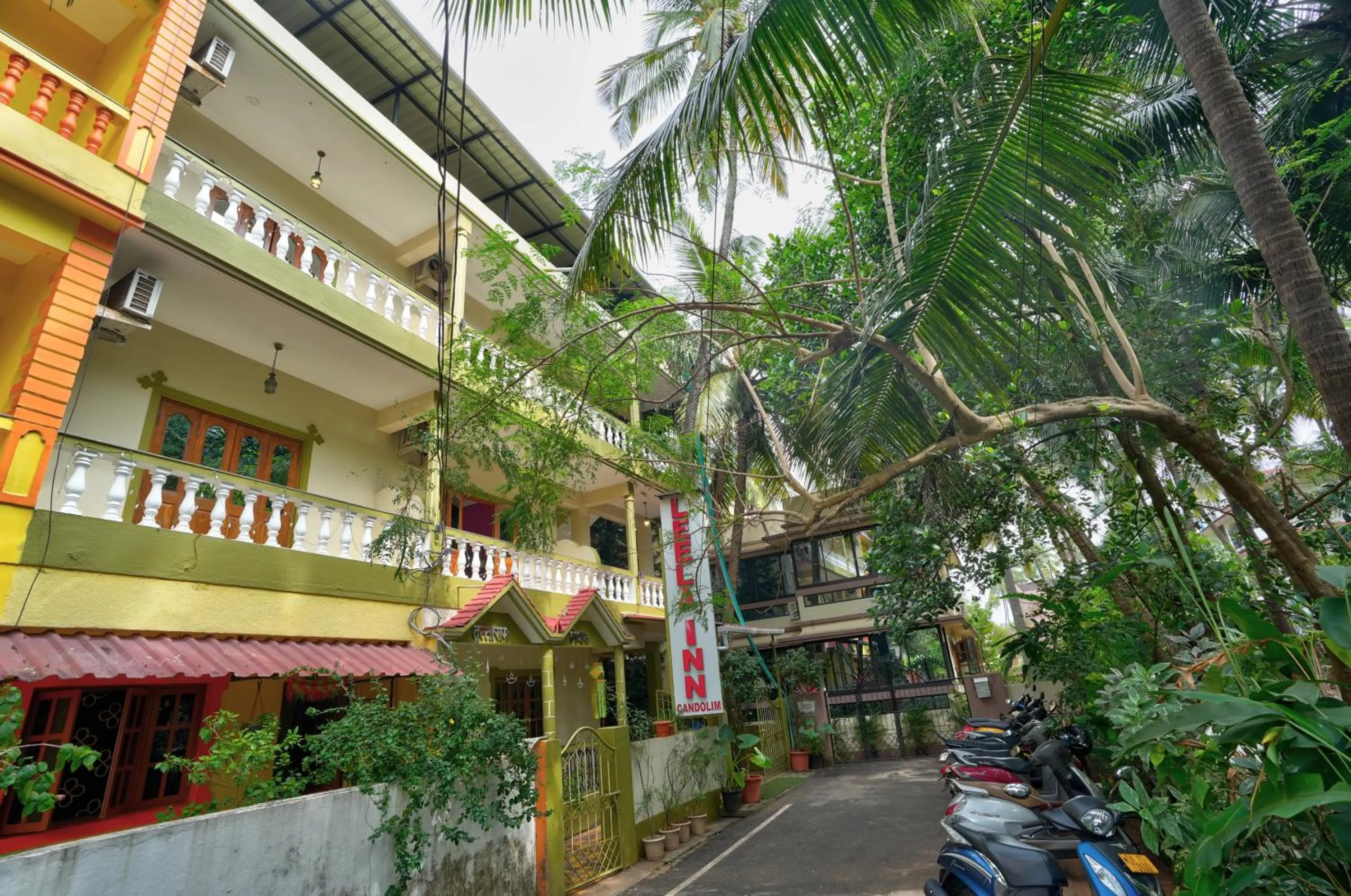 Facade/entrance in Hotel Leela Inn