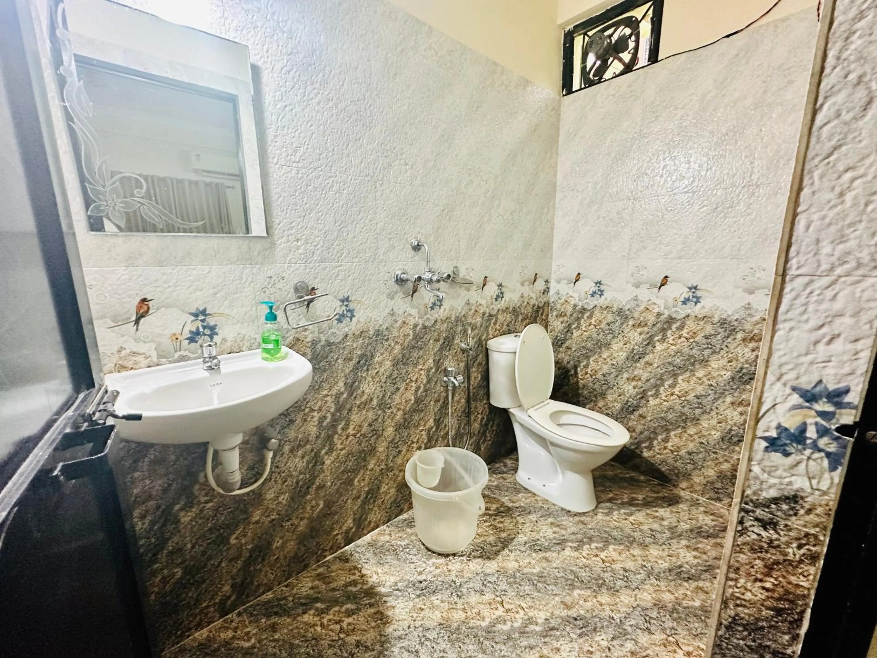 Toilet in Hotel Leela Inn