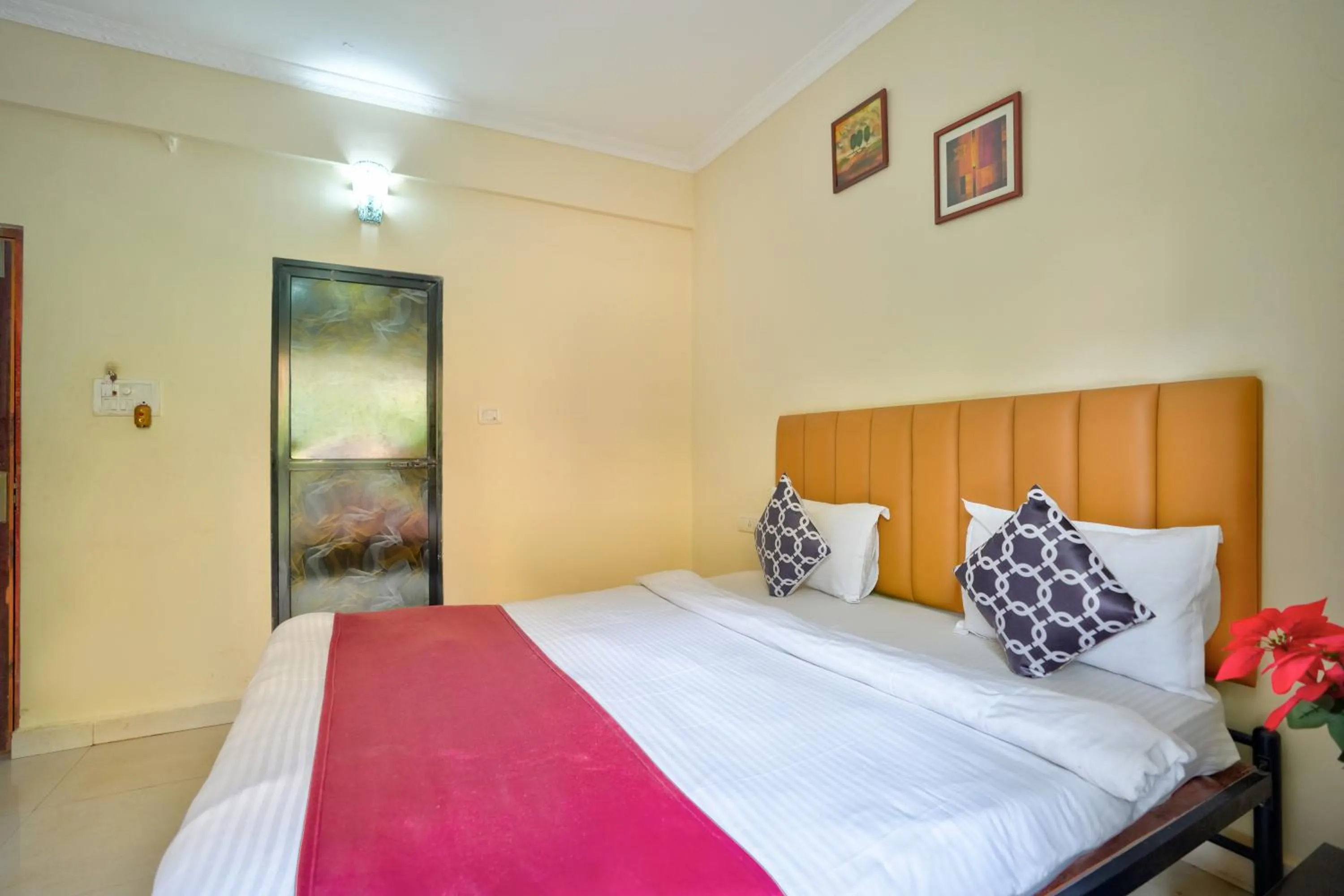 Bedroom, Bed in Hotel Leela Inn