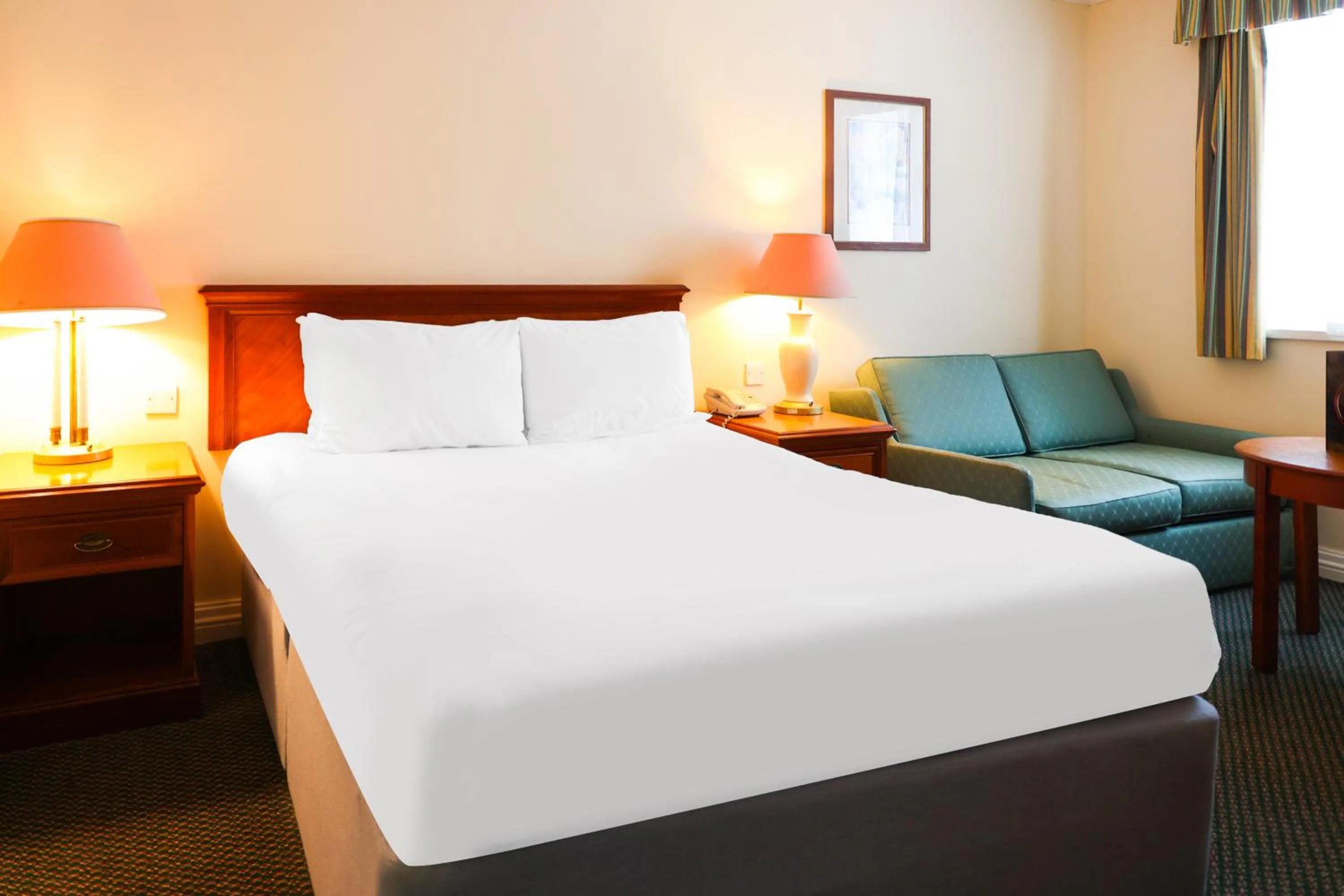 Bedroom, Bed in OYO Tong Park Hotel