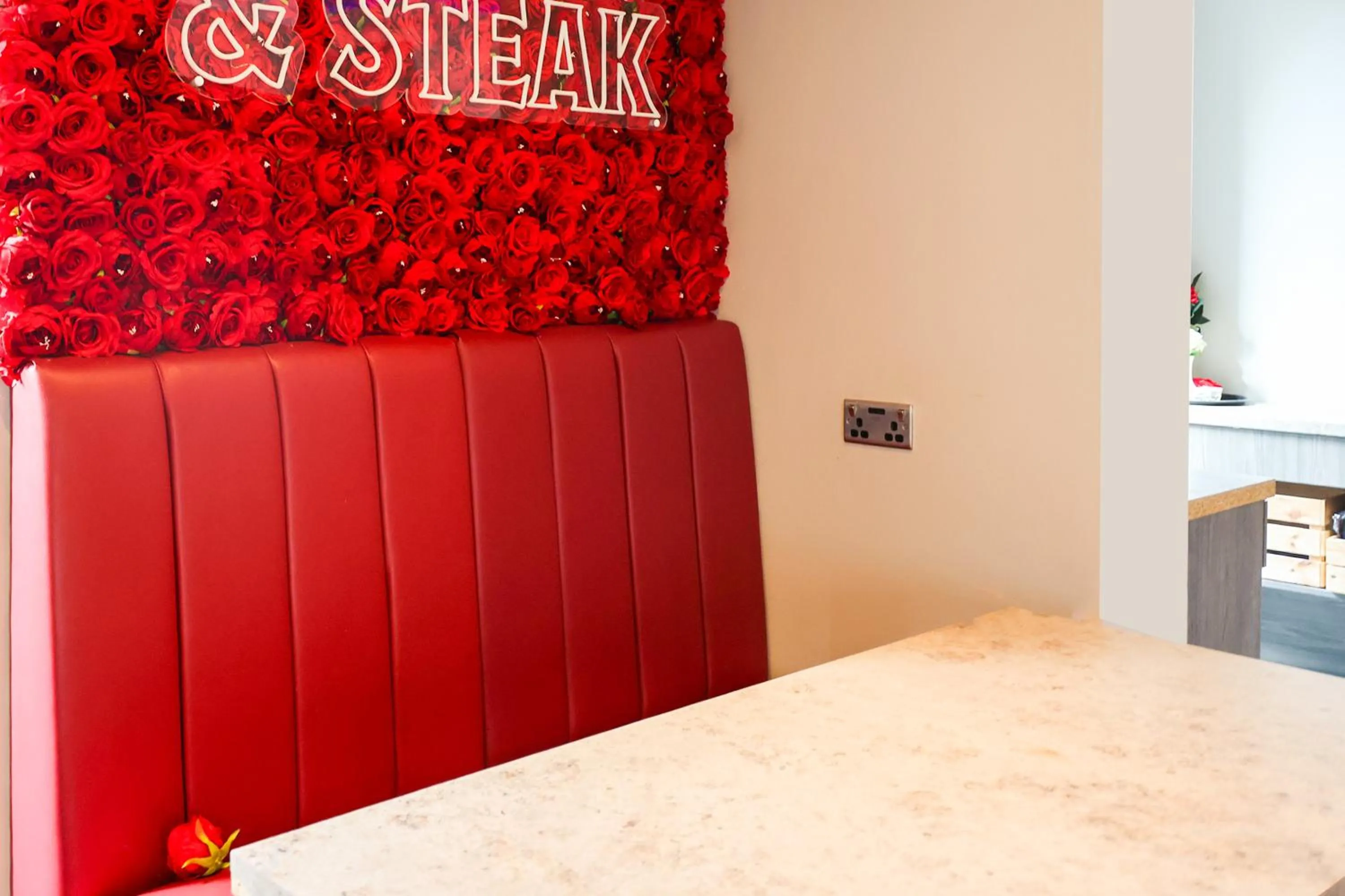 Lobby or reception, Bed in OYO Tong Park Hotel