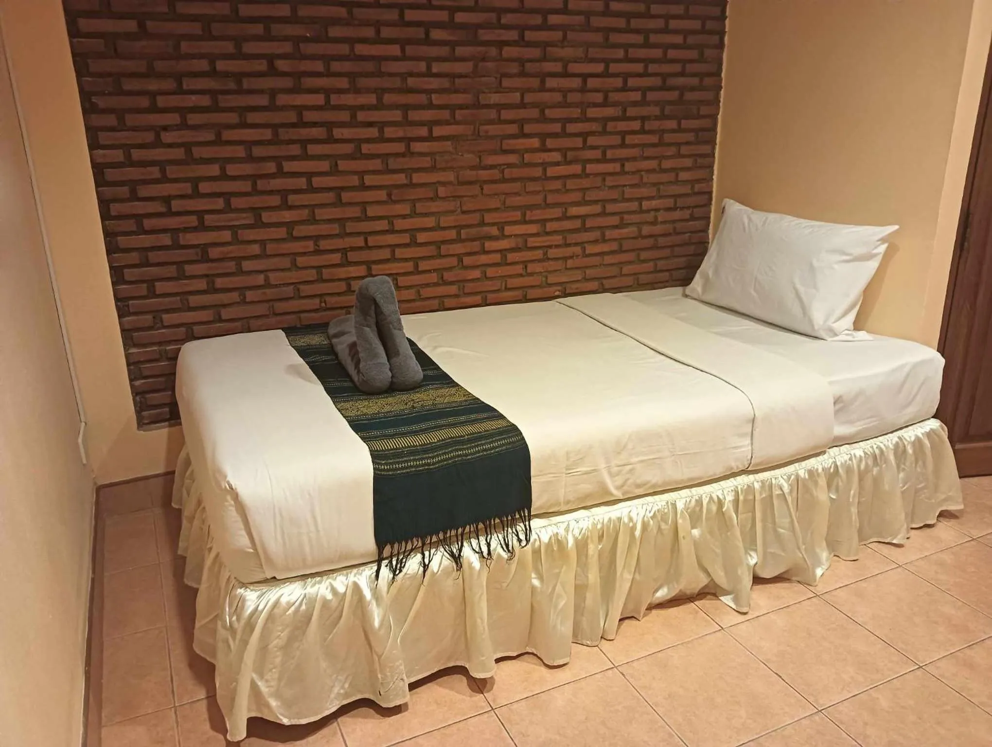 Bed in Nid Huahin Hotel