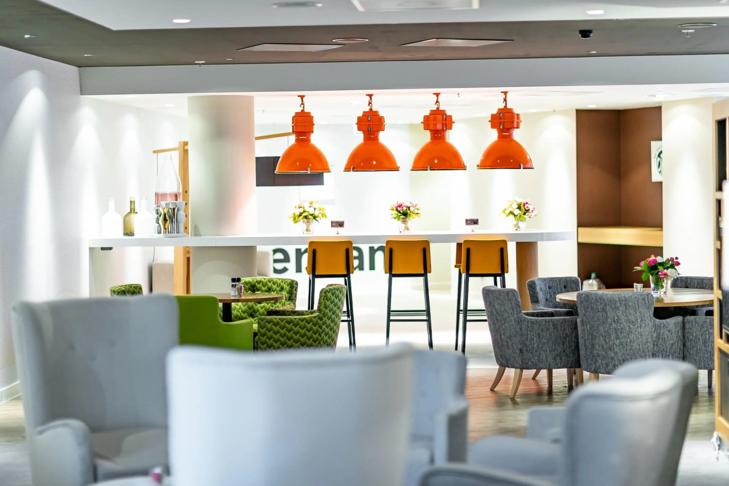 Lounge or bar in Holiday Inn Amsterdam - Arena Towers by IHG