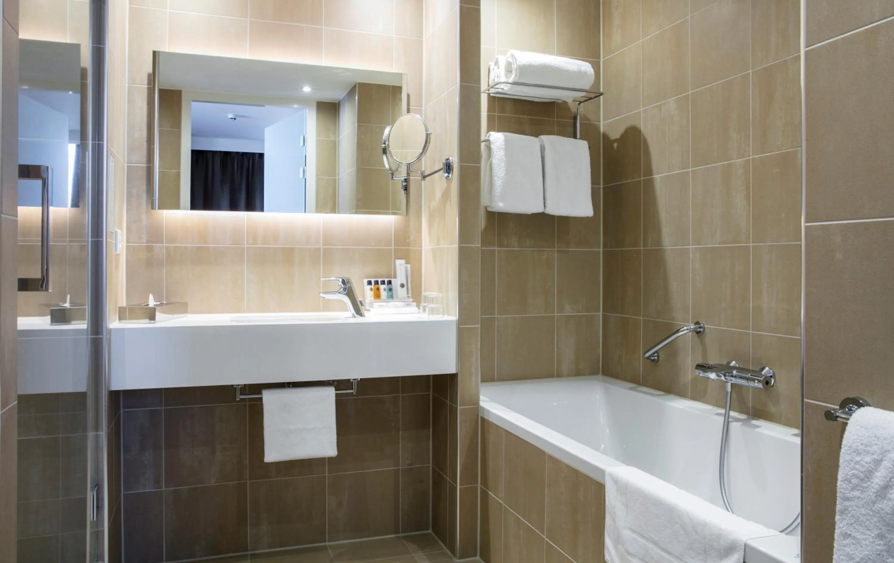 Bathroom in Holiday Inn Amsterdam - Arena Towers by IHG