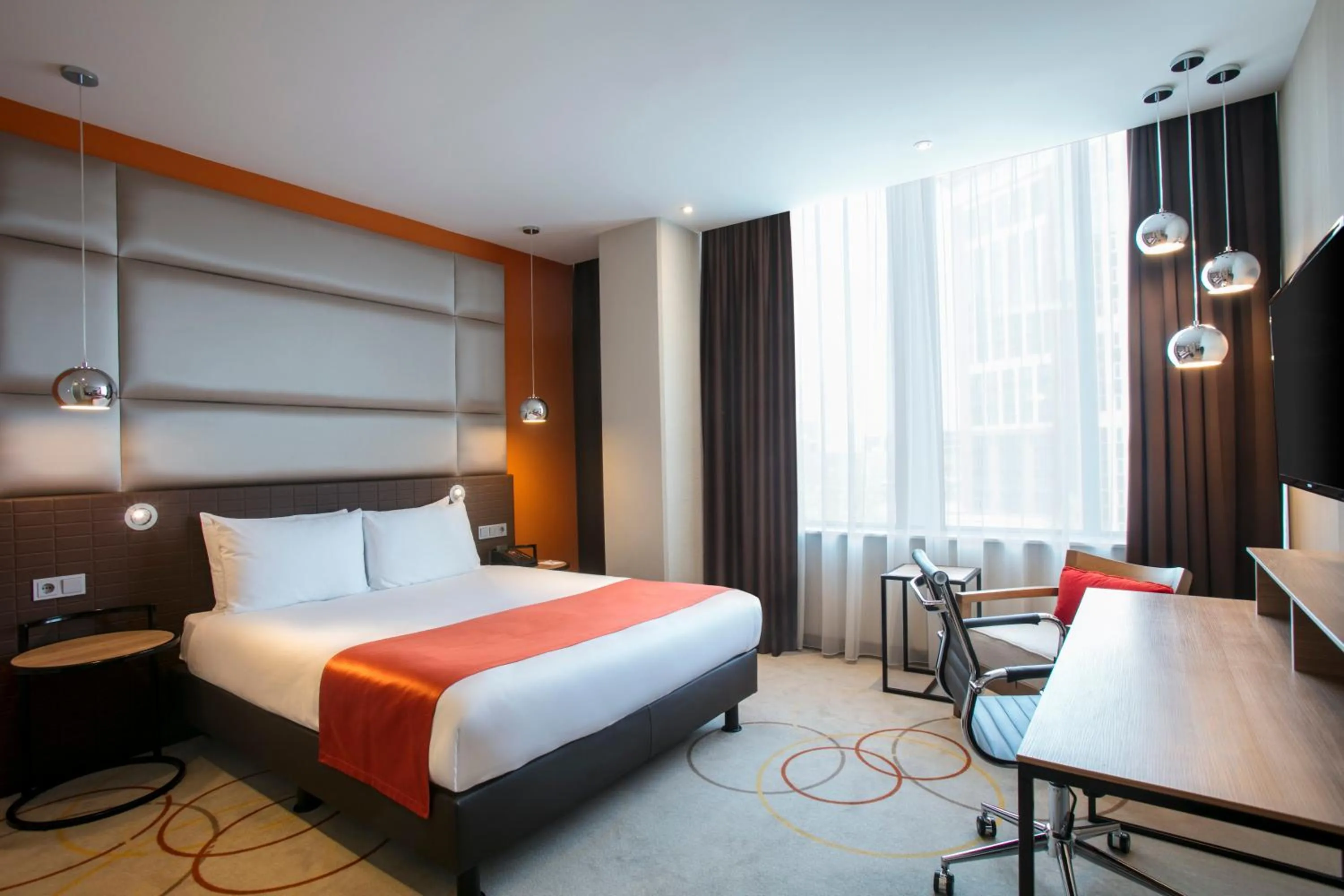 Photo of the whole room, Bed in Holiday Inn Amsterdam - Arena Towers by IHG