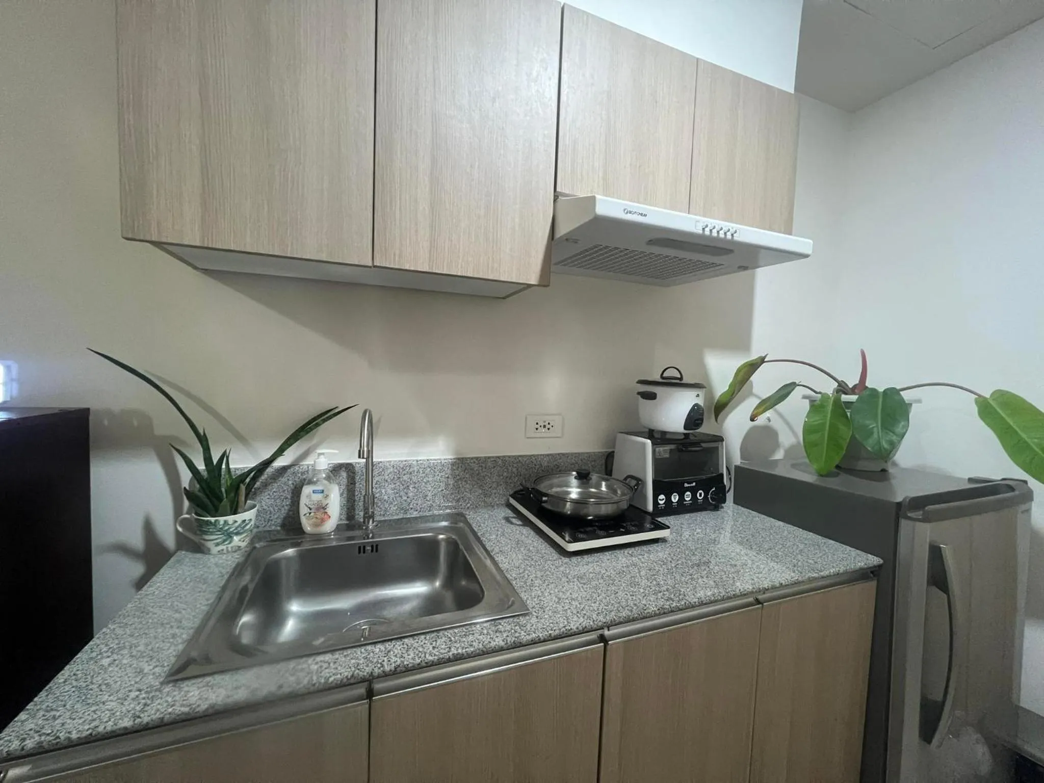 Kitchen or kitchenette in Inspiria Condominium Tower, beside Abreeza Ayala Mall, Davao City
