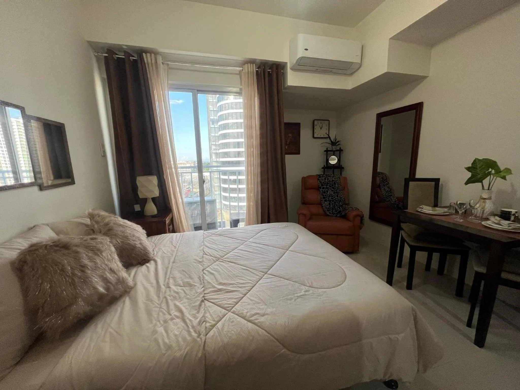 Bedroom, Bed in Inspiria Condominium Tower, beside Abreeza Ayala Mall, Davao City