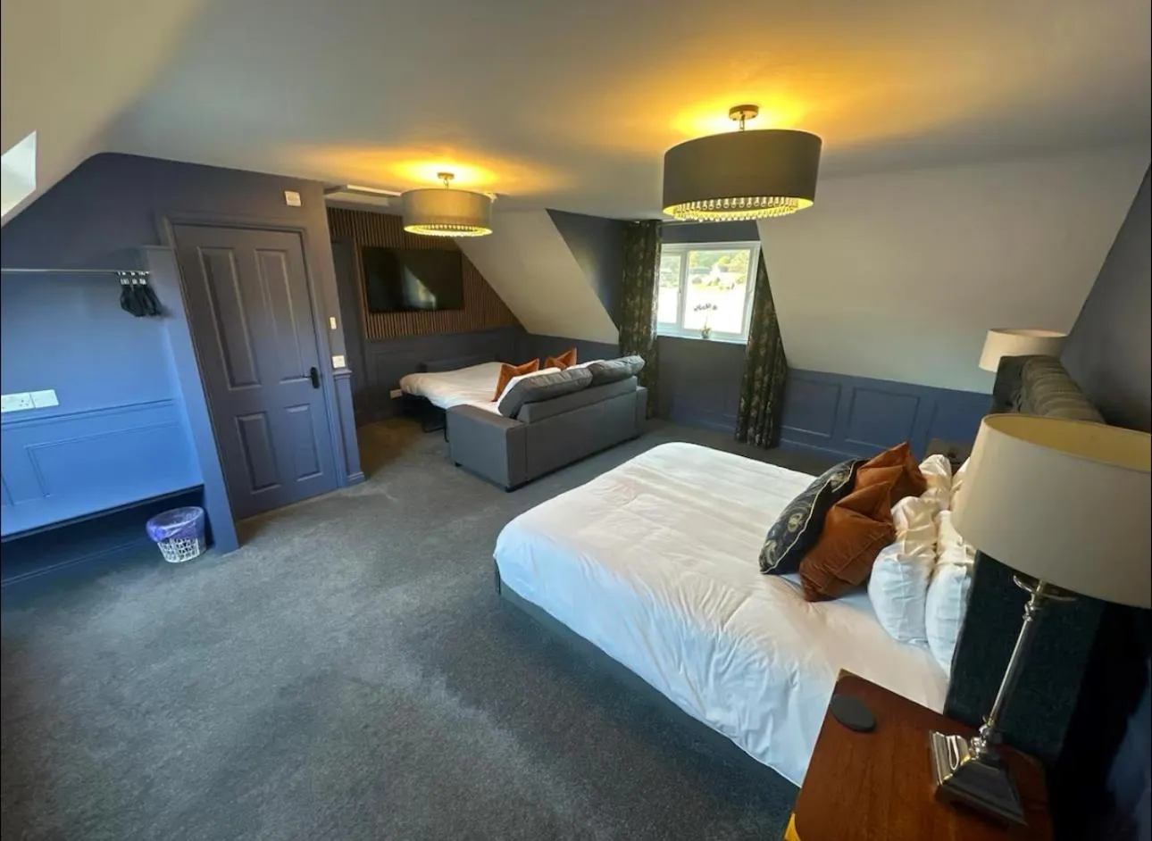 Bed in Bridge House Hotel & Silver Howe View Cottage