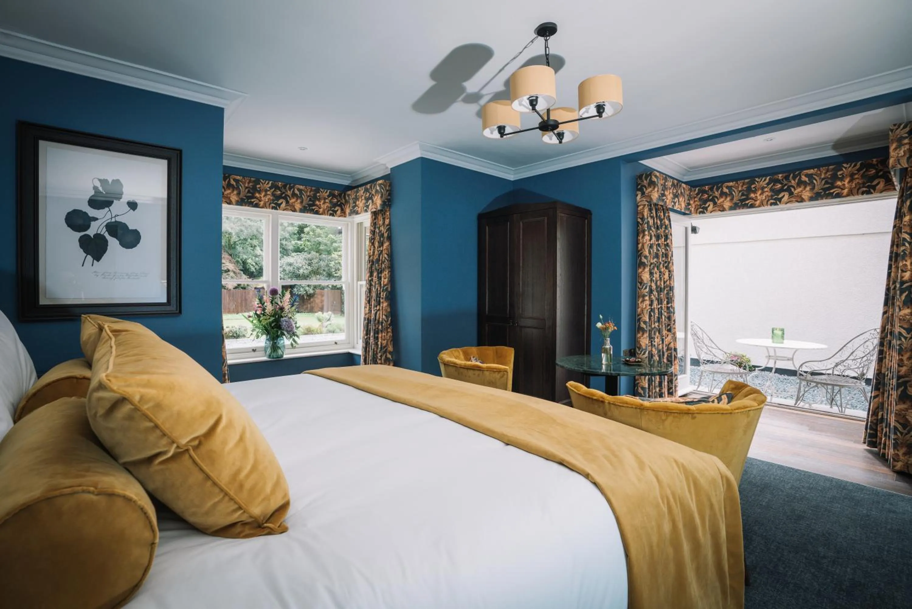 Bed in Bridge House Hotel & Silver Howe View Cottage