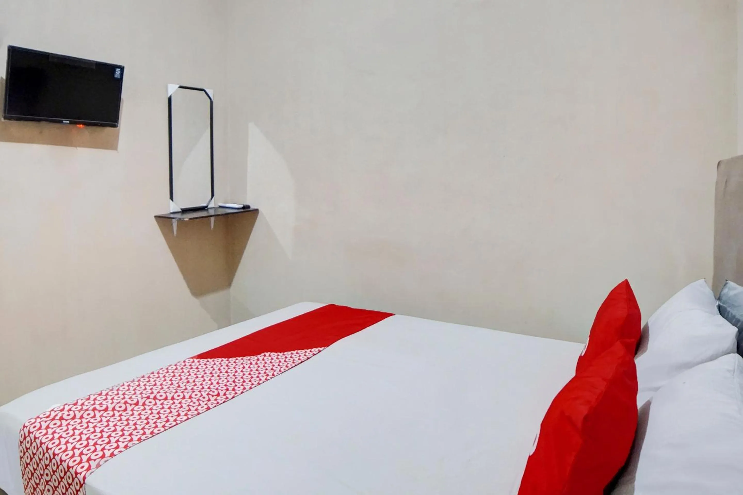 Bedroom, Bed in Hotel O Penginapan Syariah Faster Inn