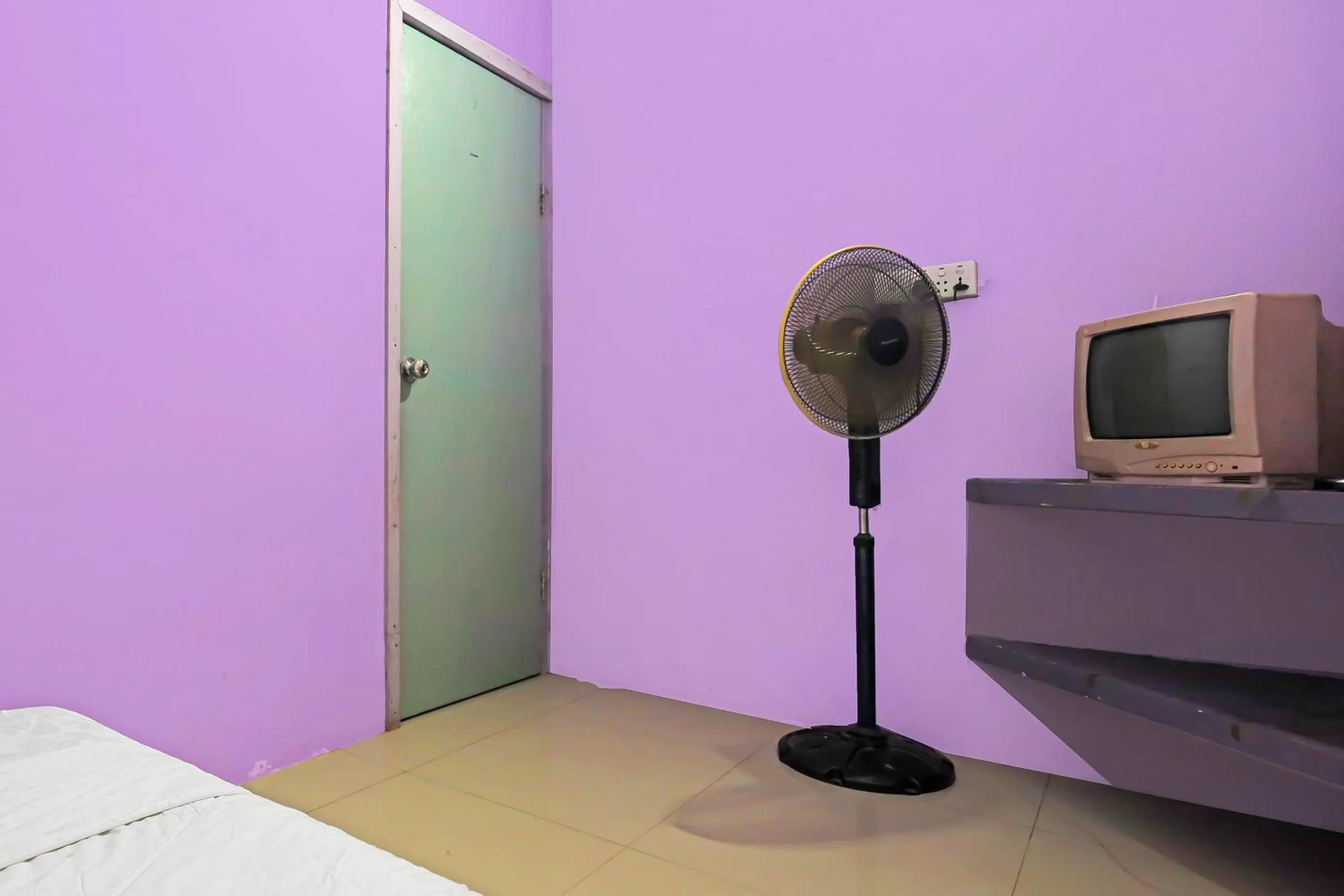 Bedroom in Hotel O Paris SyariahNearTempat Makan Pagi Sore Nohil