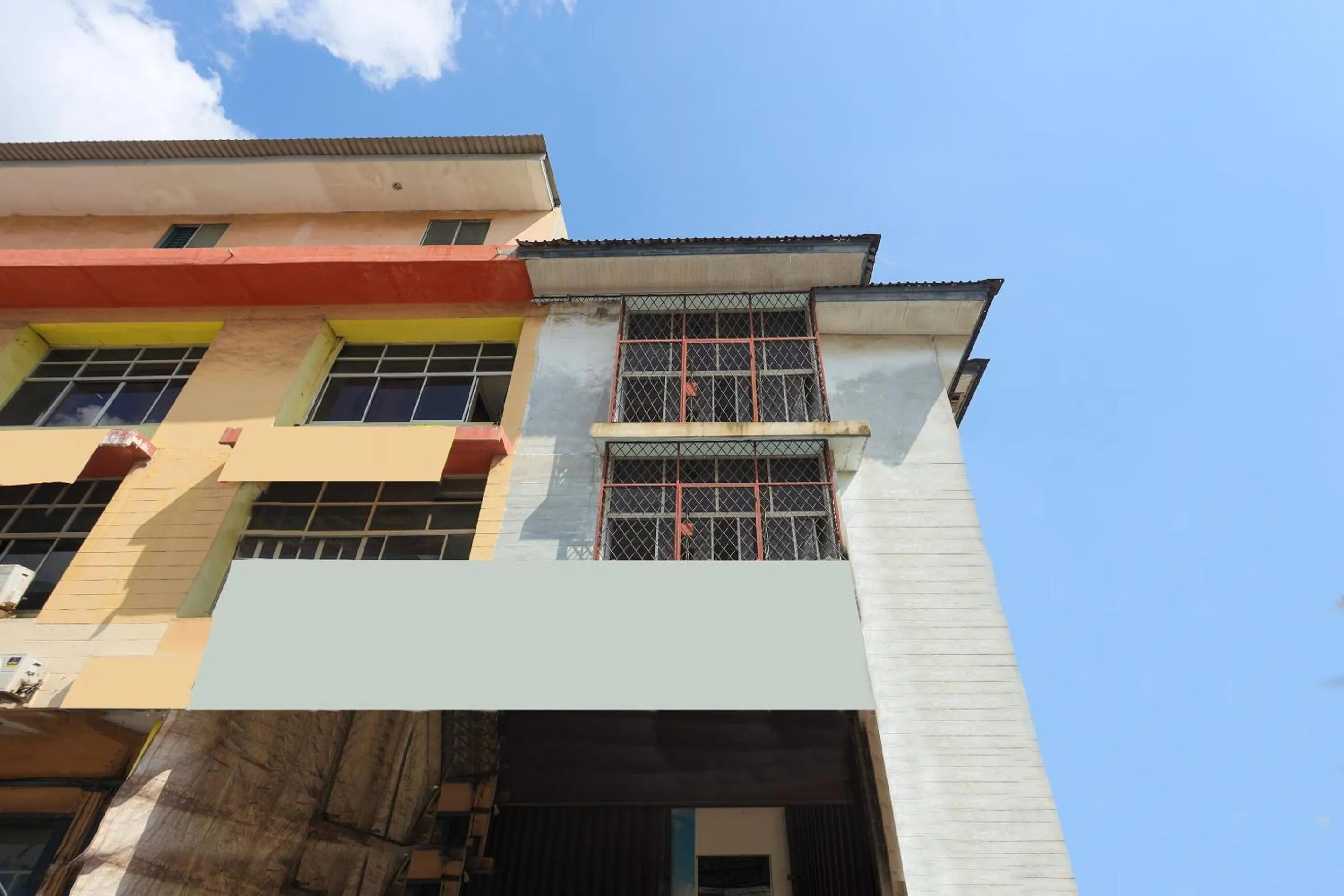 Facade/entrance in Hotel O Josua Passing Stay