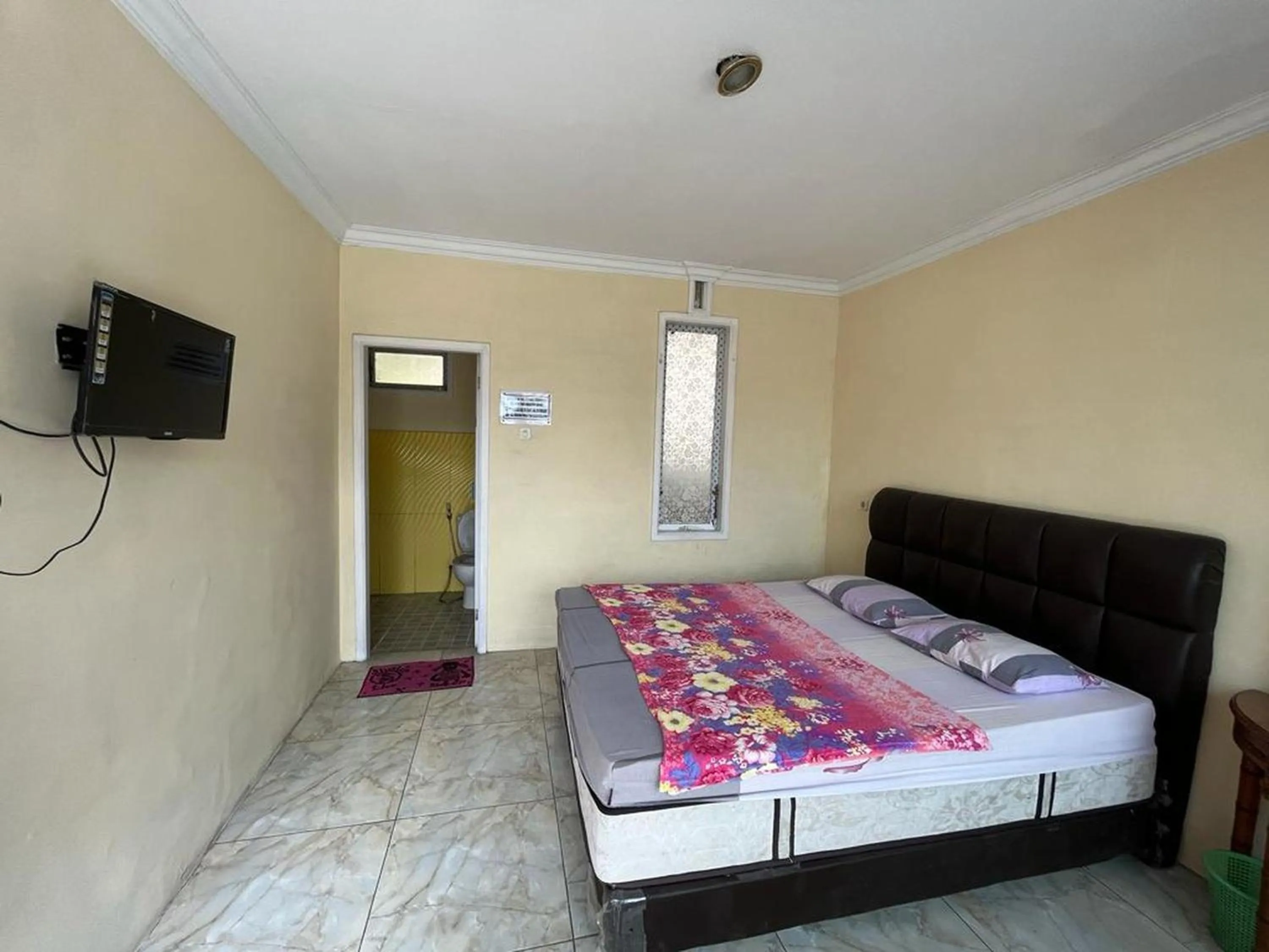 Bedroom, Bed in OYO LIFE 92844 Penginapan Cibodas