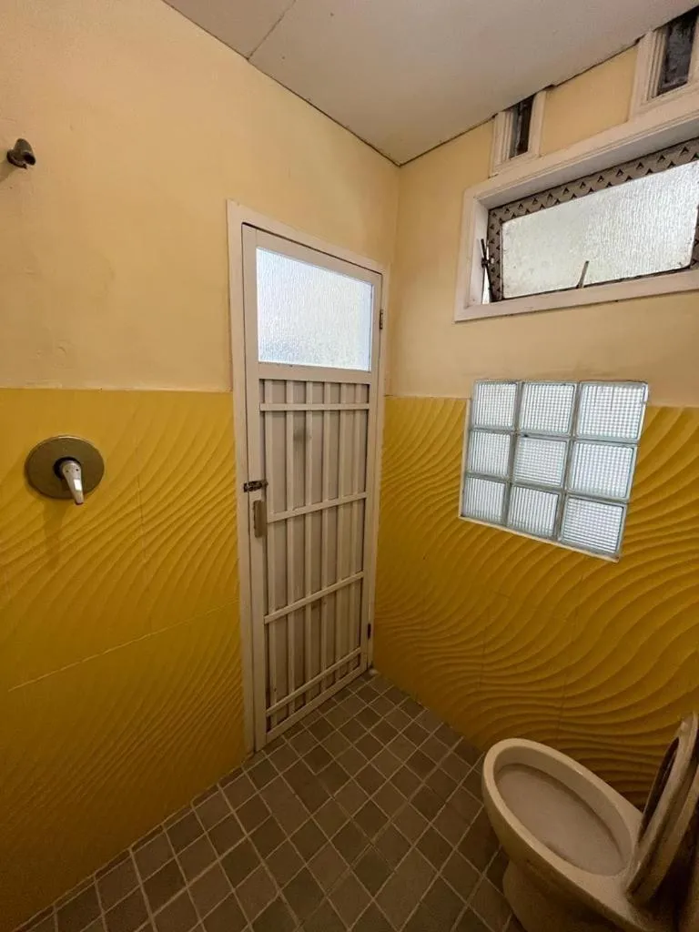 Bathroom in OYO LIFE 92844 Penginapan Cibodas