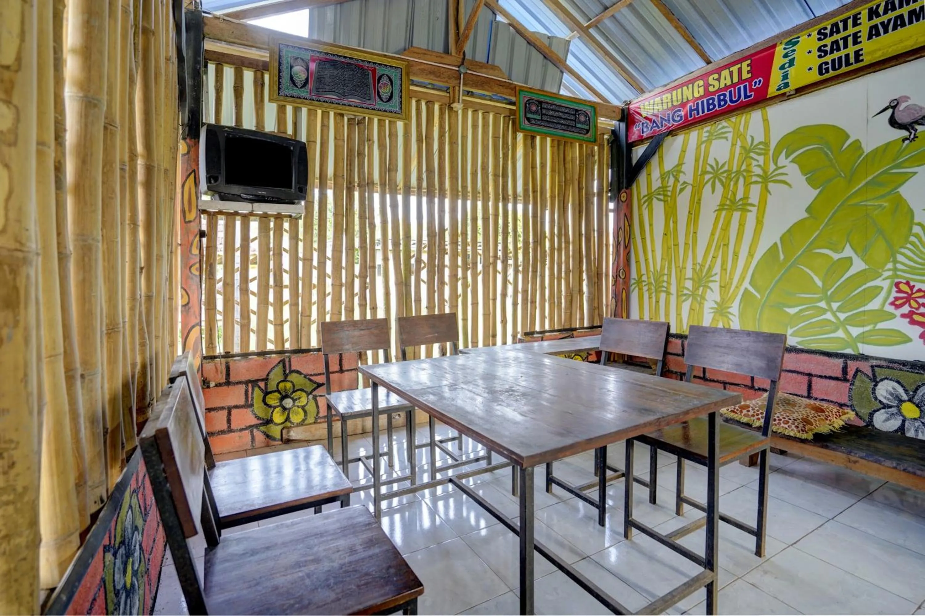 Lobby or reception in Hotel O Griya Sandi Syariah Rogojampi