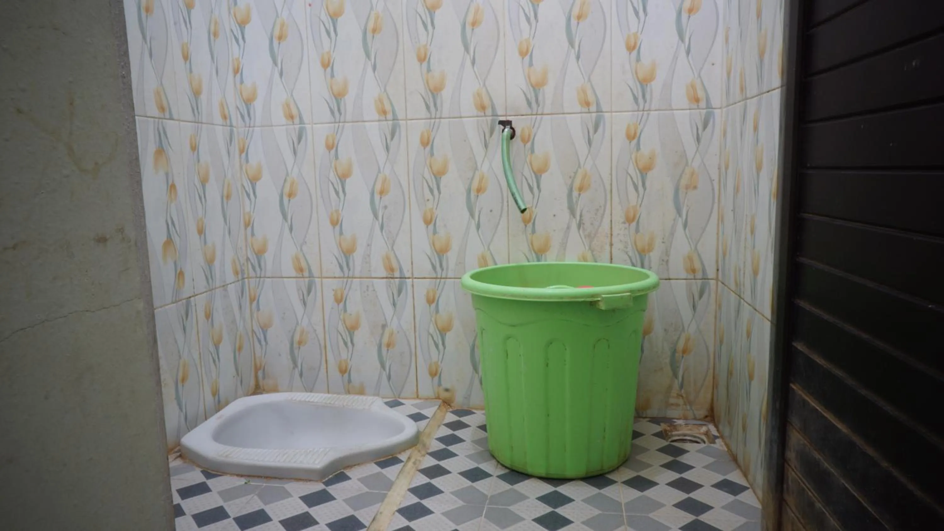 Bathroom in Hotel O Hunian 99