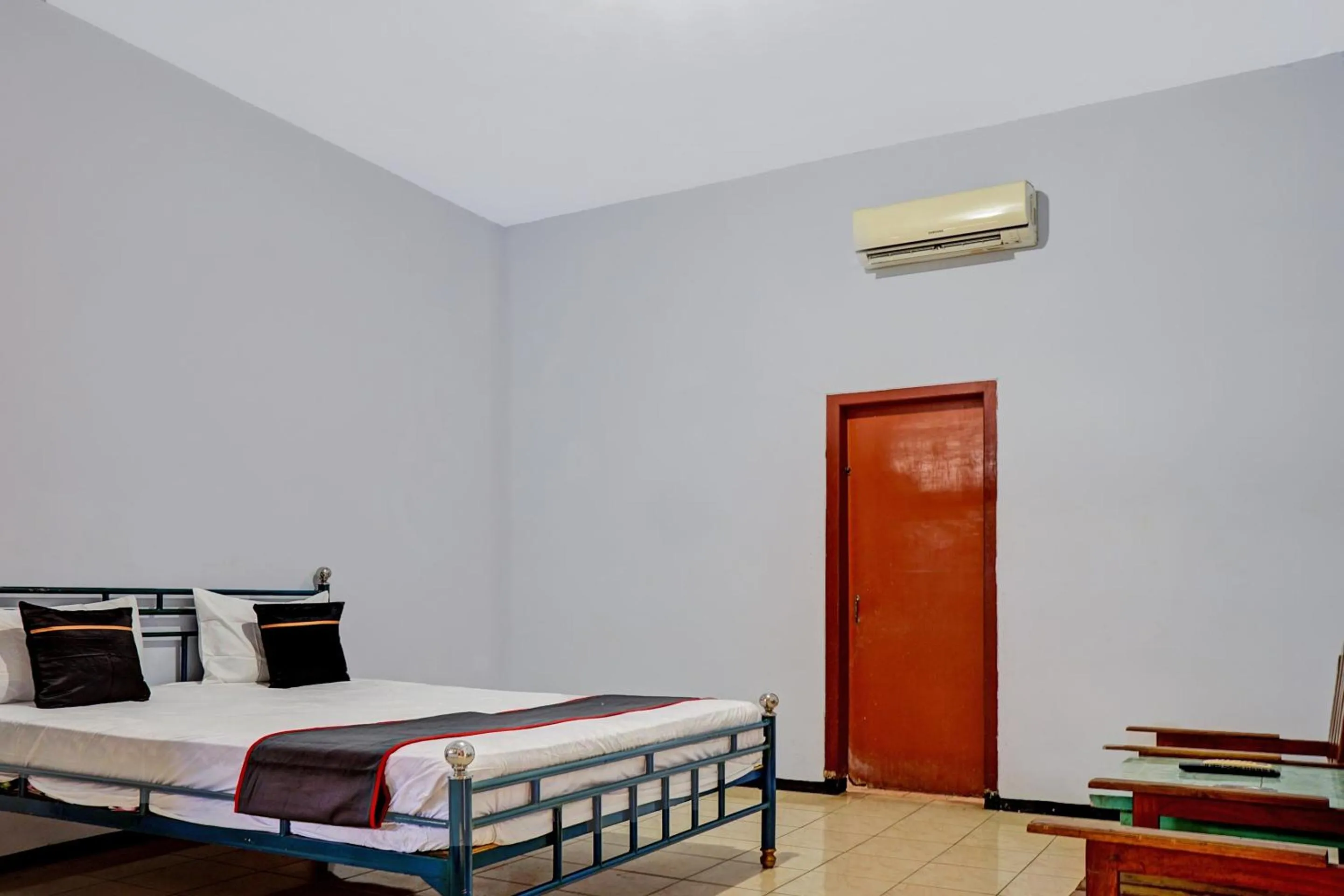 Bedroom in Collection O 92868 Nusantara Hotel