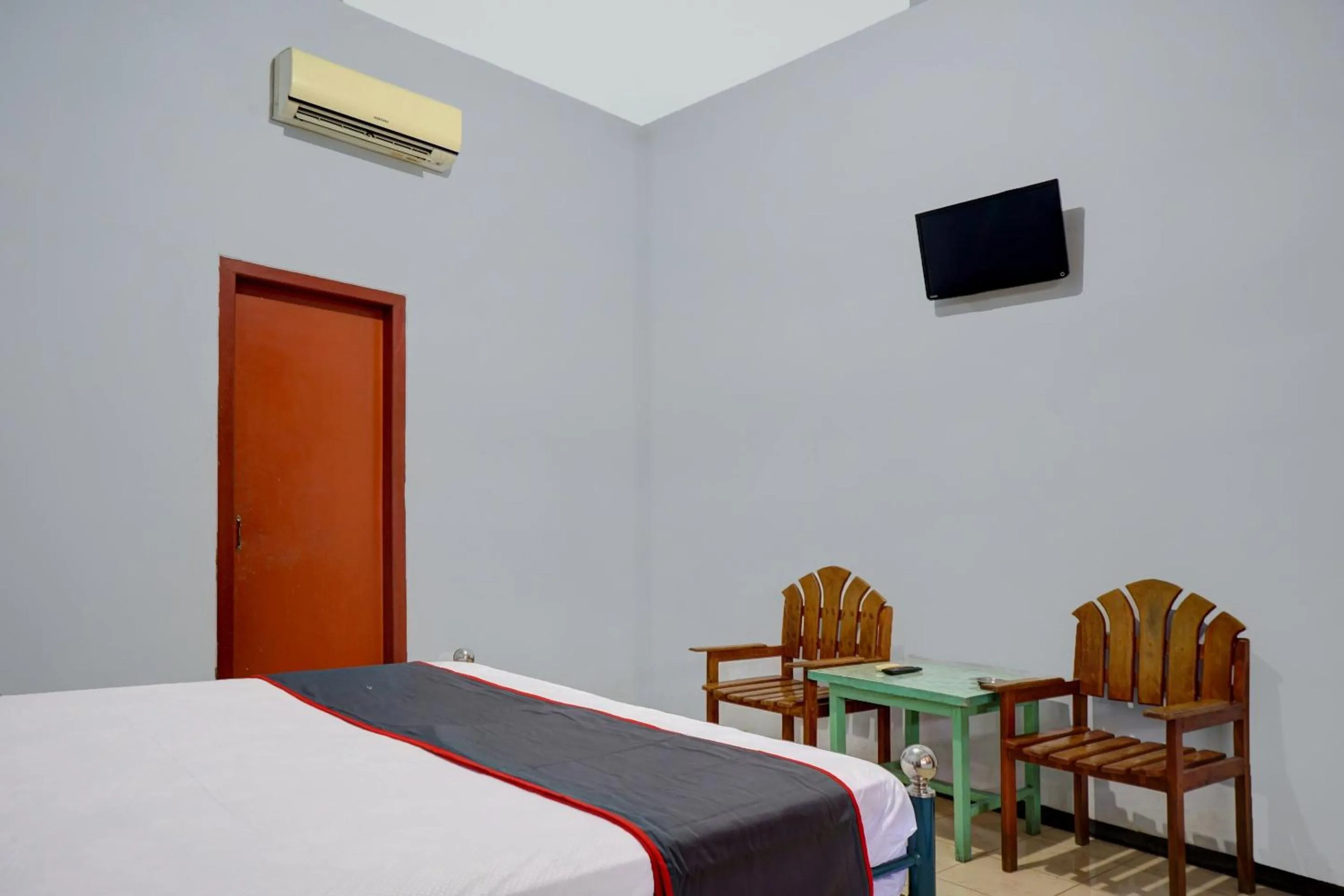 Bedroom in Collection O 92868 Nusantara Hotel