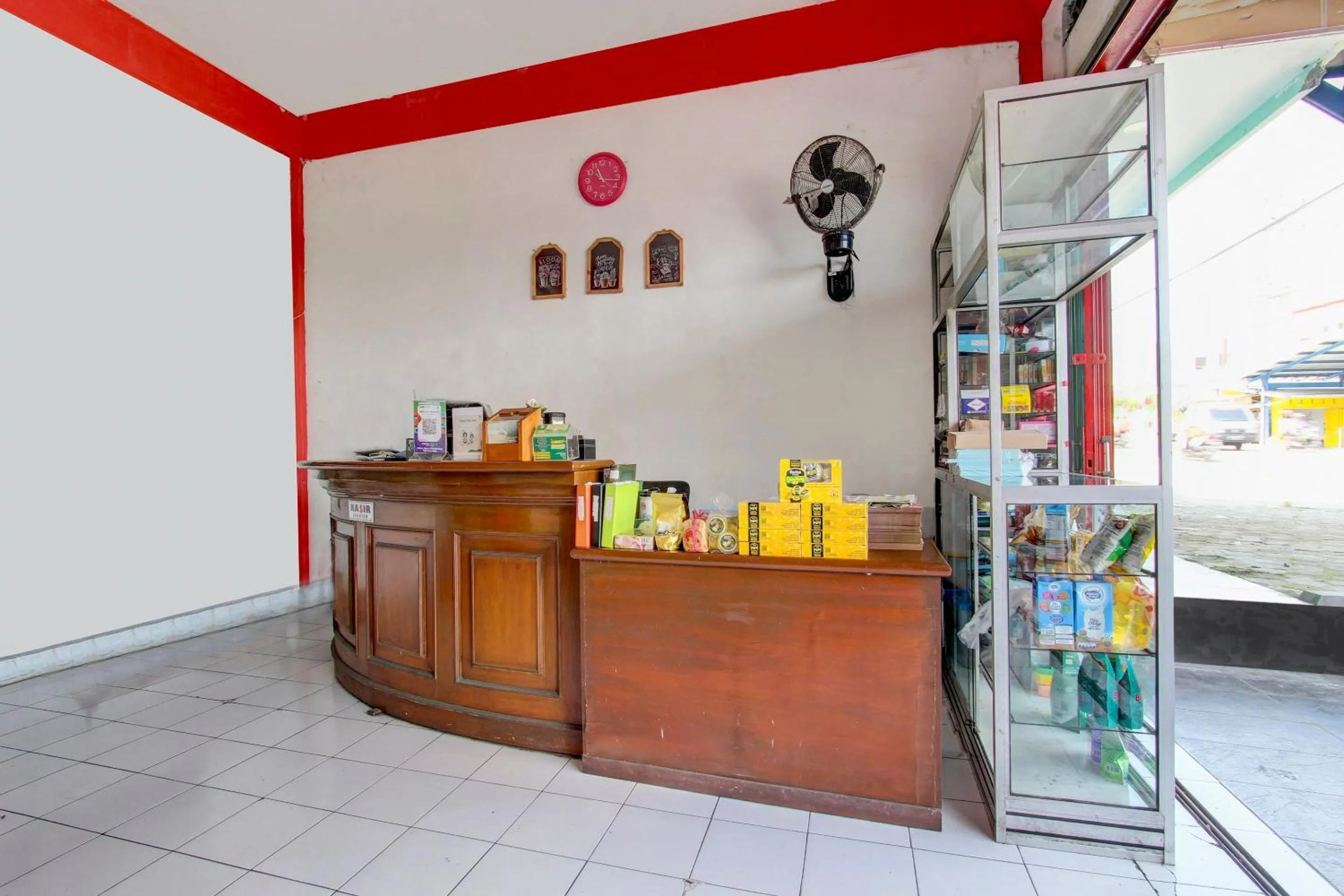 Lobby or reception in SPOT ON 92886 Pondok Kopi Homestay Syariah