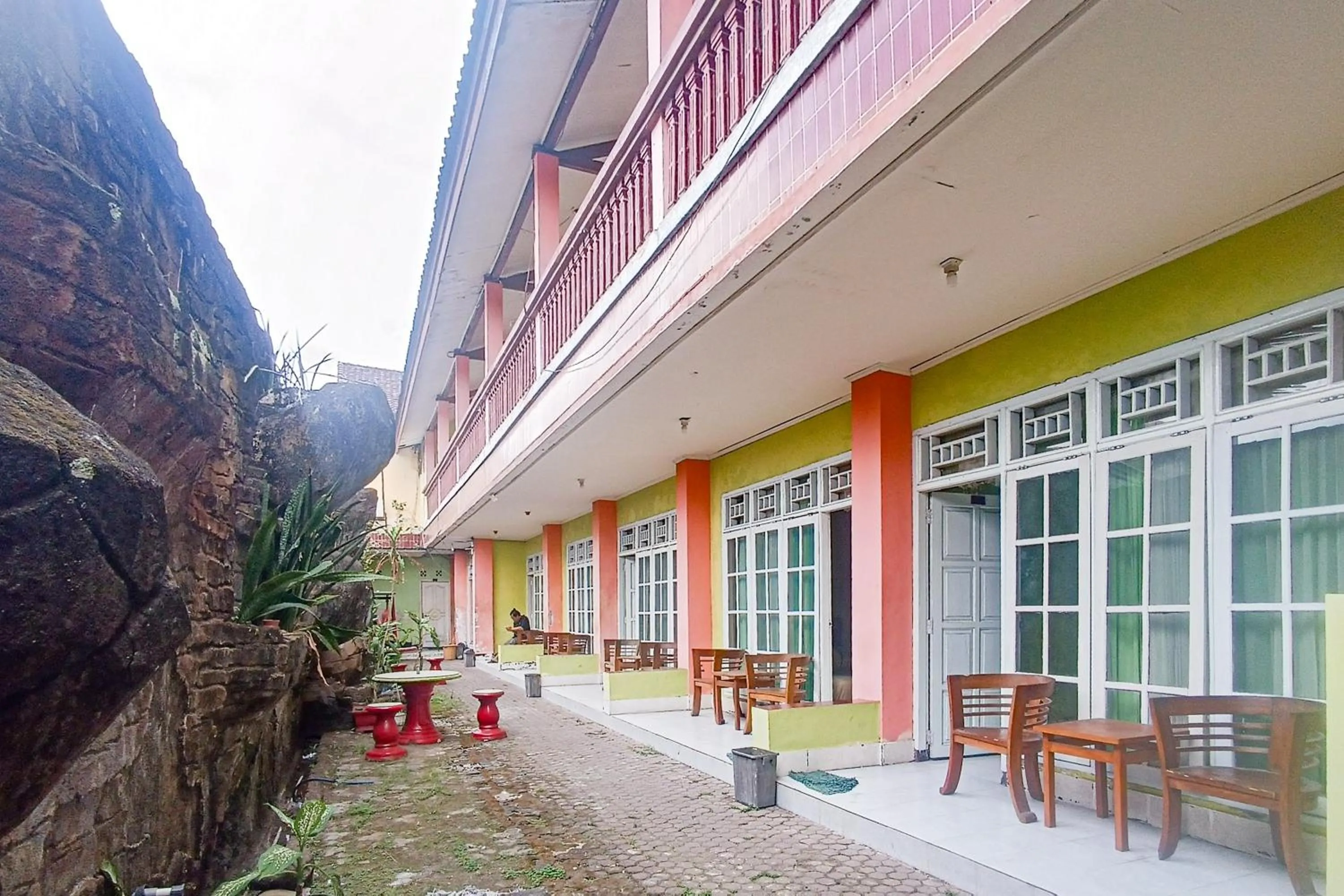 Facade/entrance in Hotel Dienda Hayu