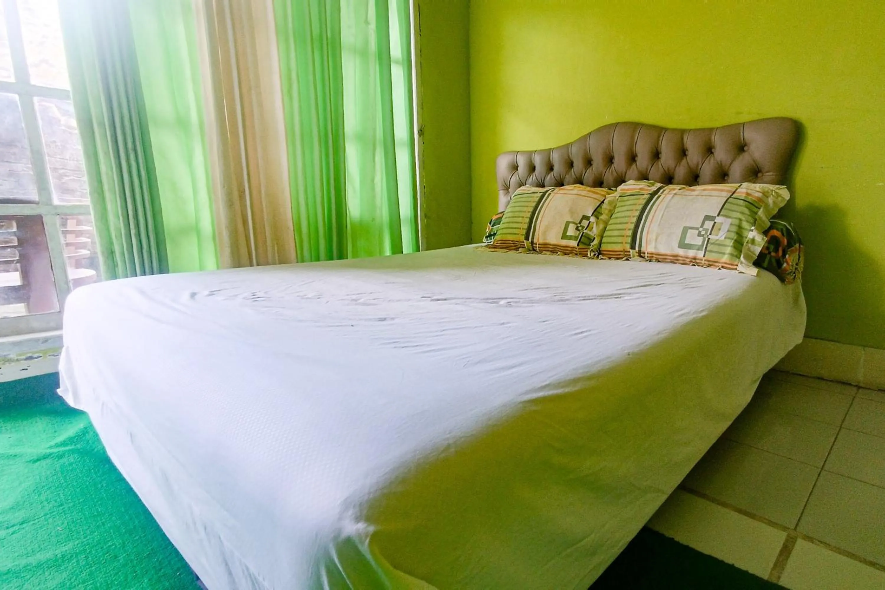 Bedroom, Bed in Hotel Dienda Hayu