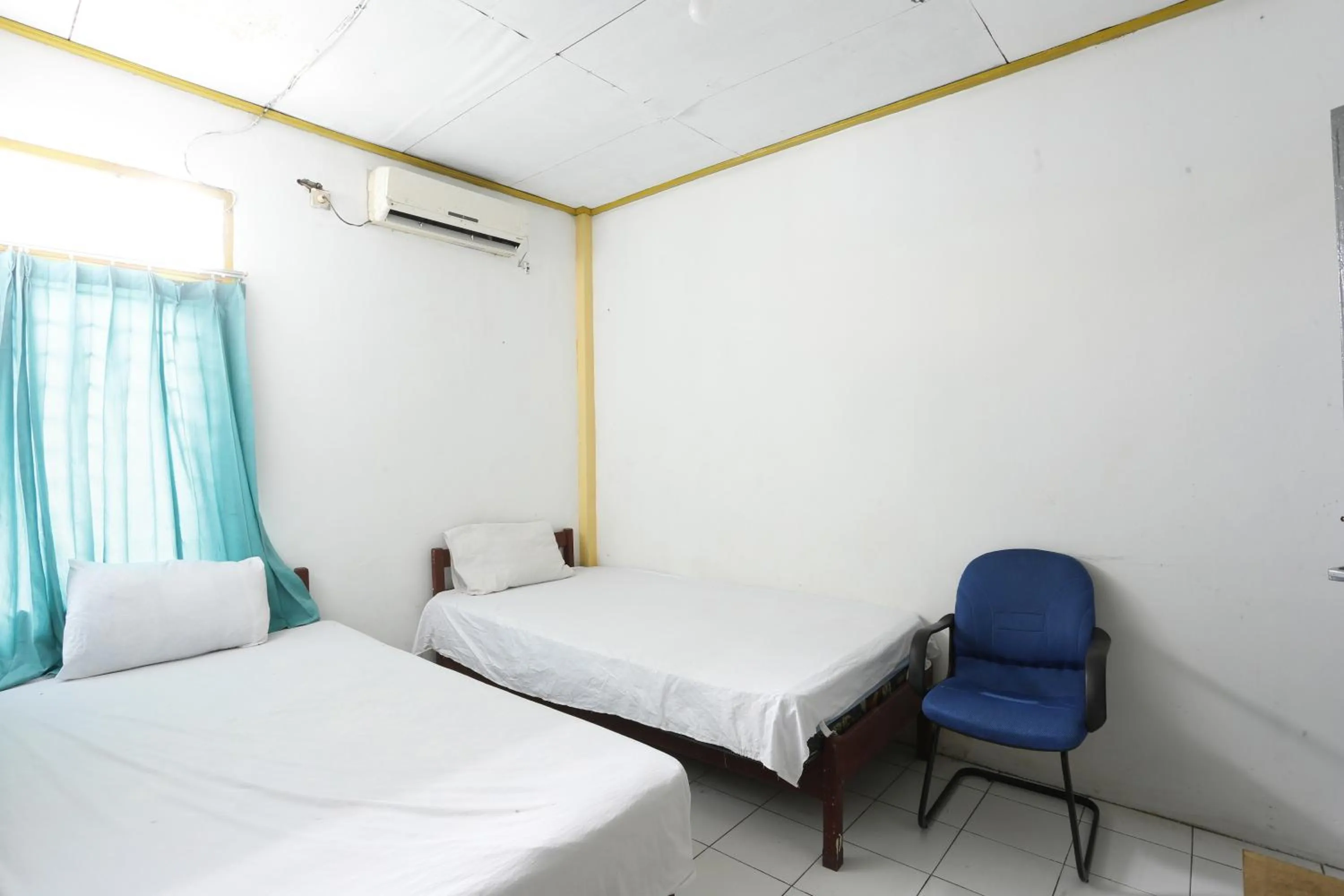 Bedroom, Bed in Hotel O Guest House Pandita
