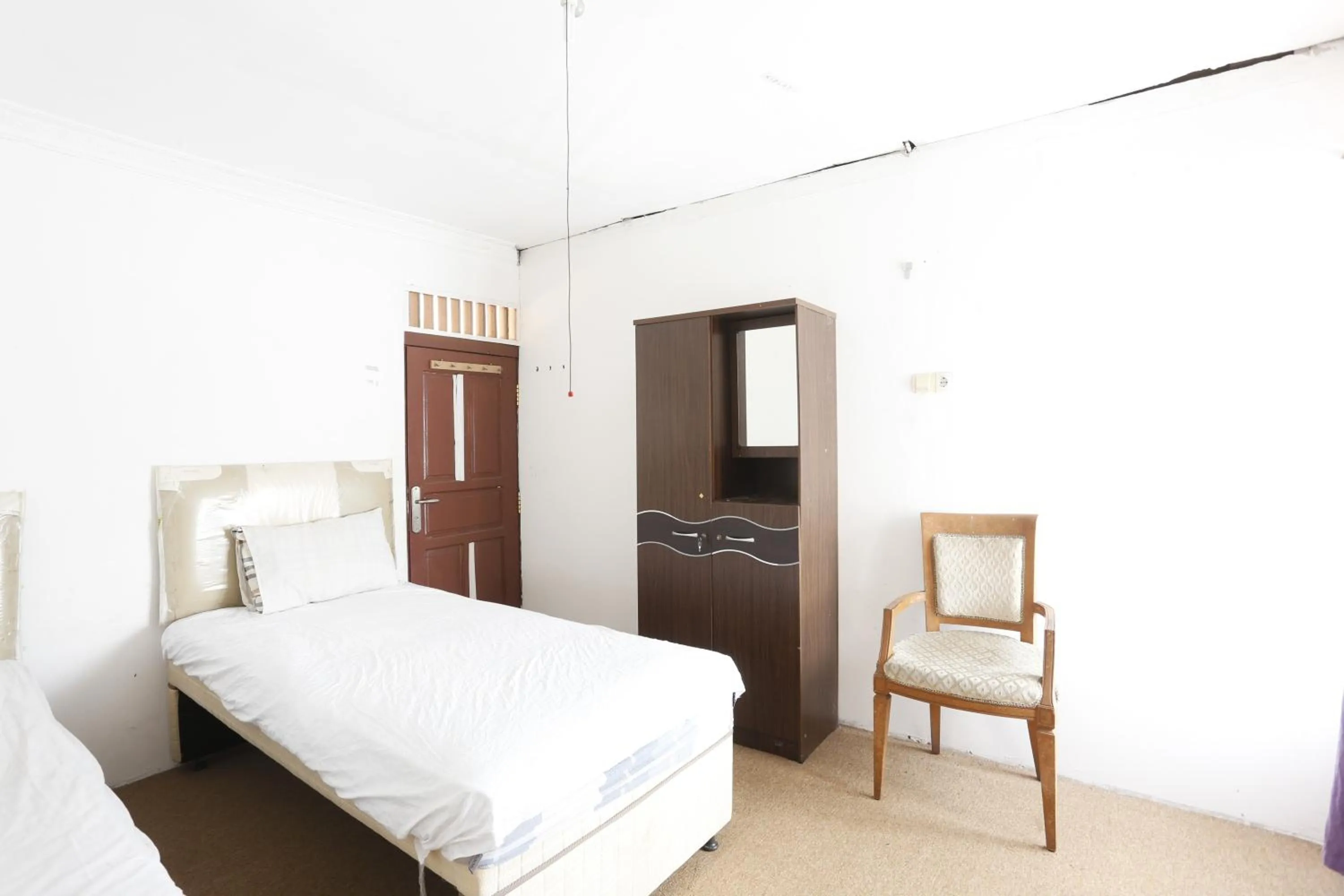 Bedroom, Bed in Hotel O Guest House Pandita