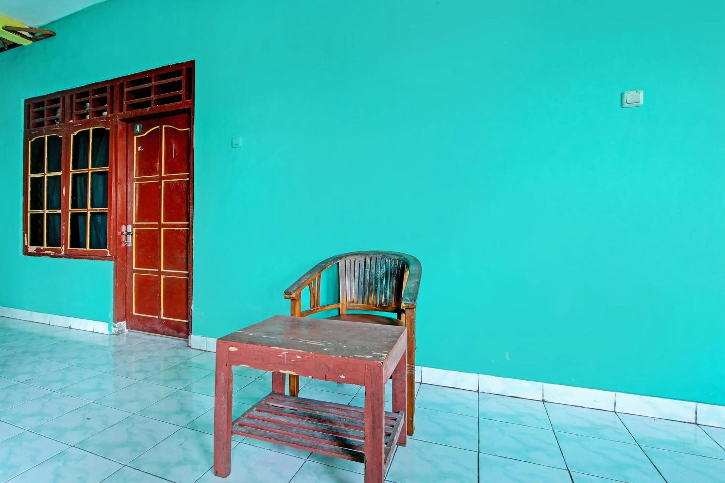 Lobby or reception in SPOT ON 92873 Losmen Parikesit