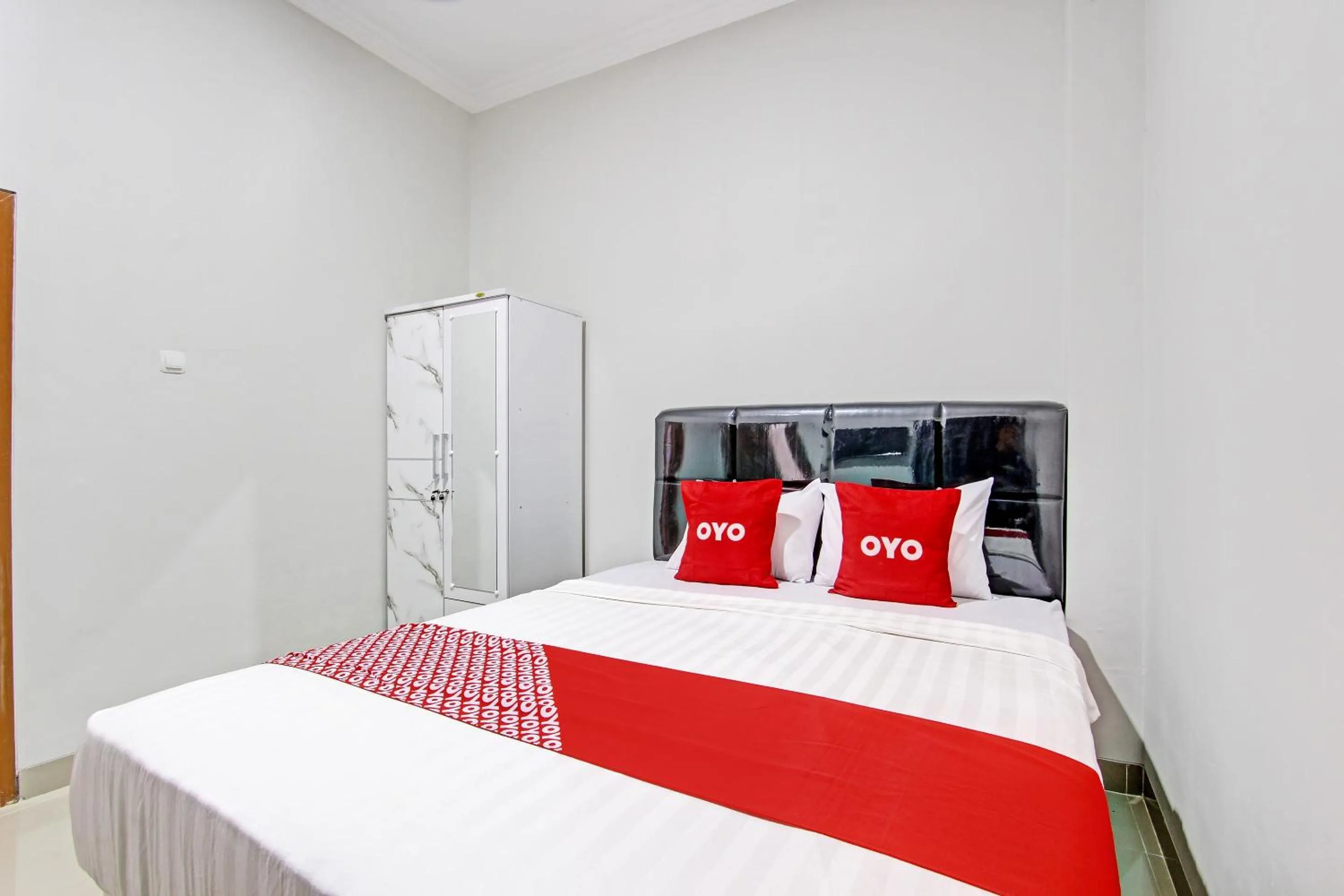 Bedroom in Hotel O Imperial Inn