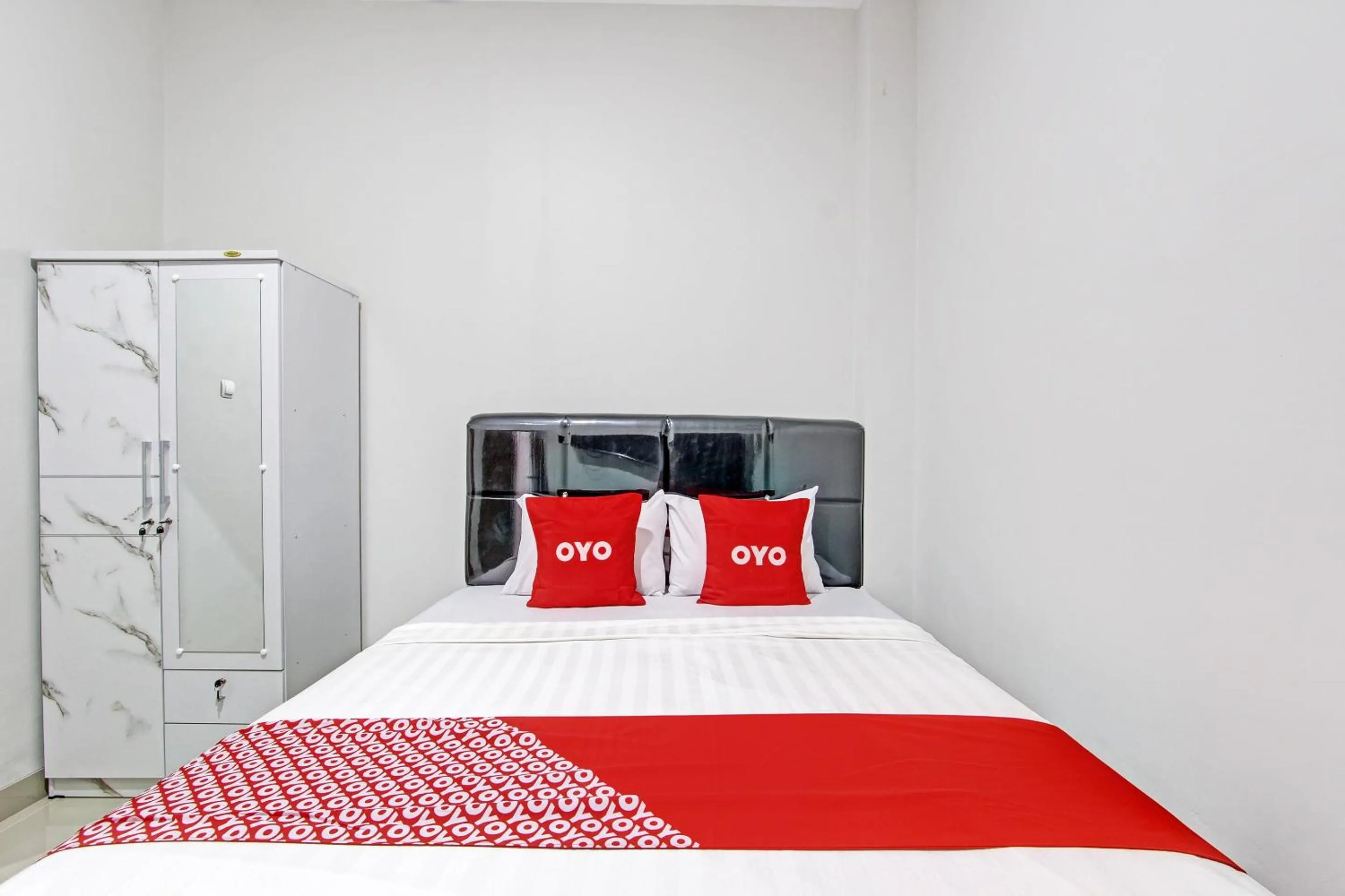 Bedroom in Hotel O Imperial Inn