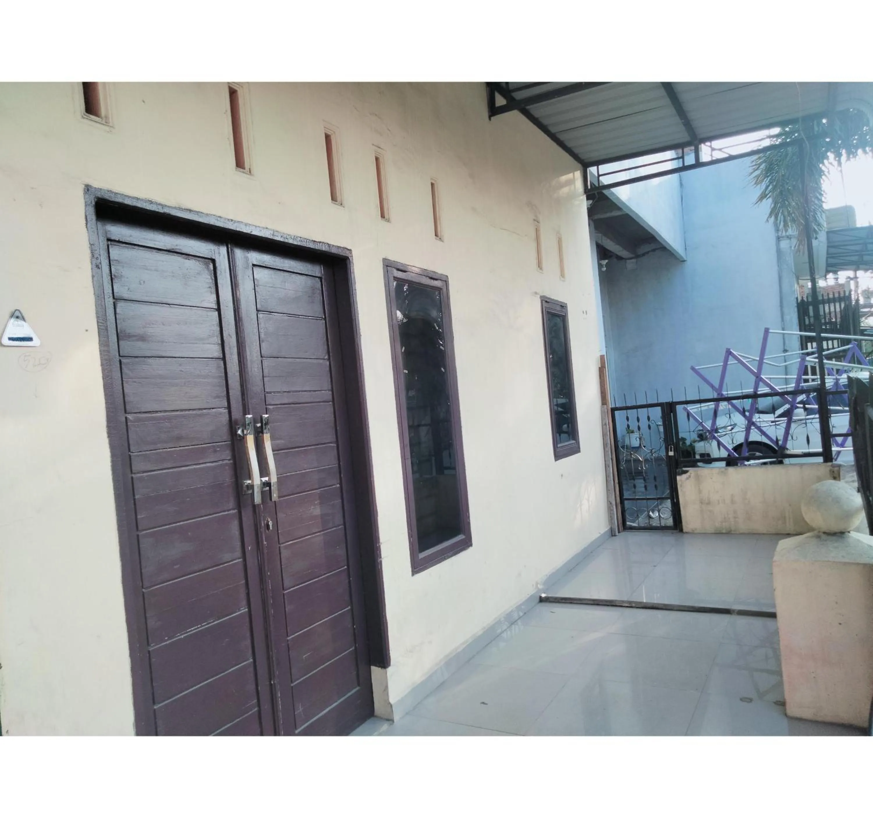 Facade/entrance in Hotel O Nany Ayahanda Syariah