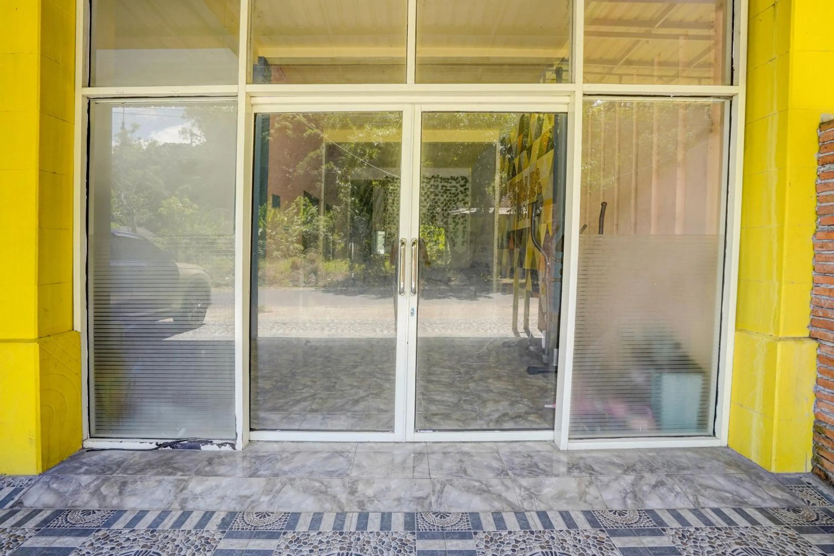 Facade/entrance in Hotel O Senja Syariah